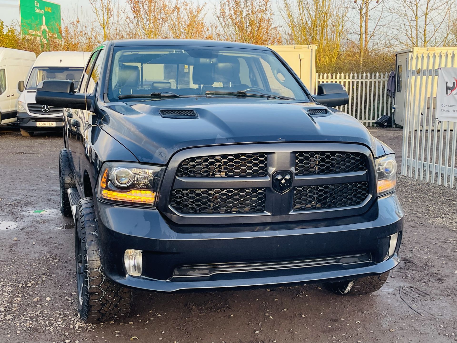 Dodge Ram 5.7 Hemi V8 4WD **Sport Edition** '2013 Year' - Sat Nav - A/C - Full sport spec - Image 6 of 36