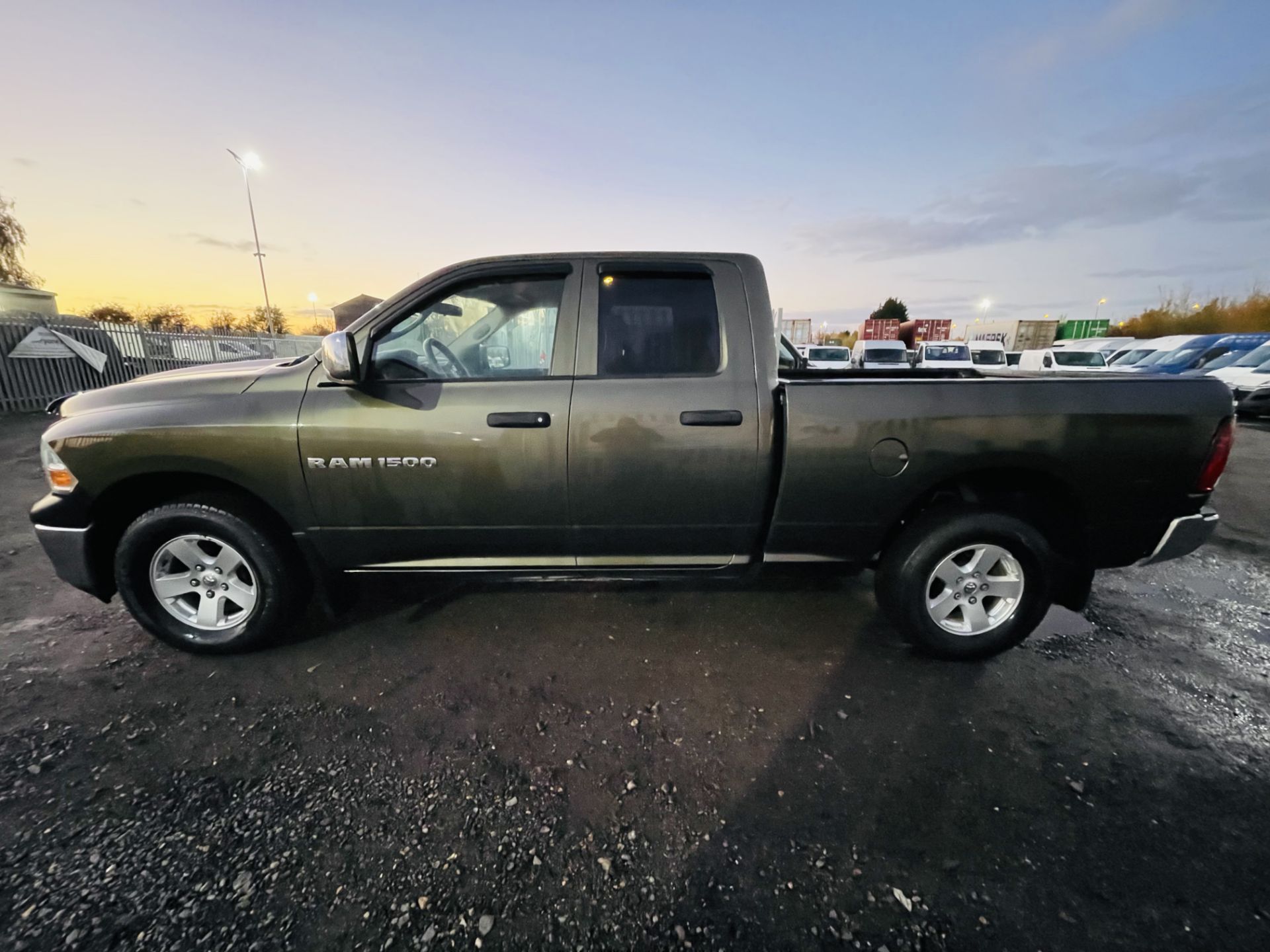 Dodge Ram 4.7 V8 1500 ST 4WD ' 2012 Year ' A/C - Cruise Control - 6 Seats - Chrome Pack - Image 12 of 27