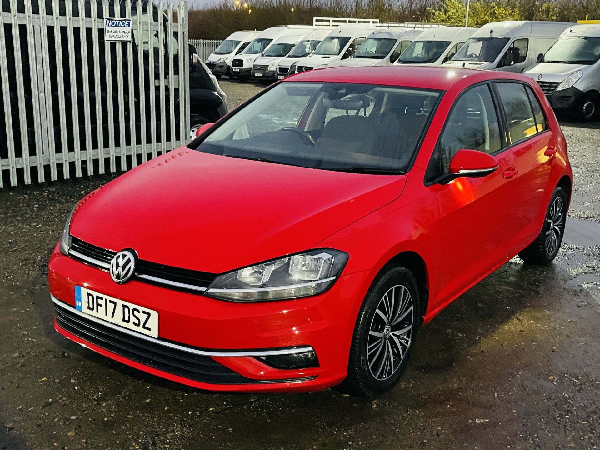 ** ON SALE **Volkswagen Golf 1.6 TDI BMT SE ( Special Equipment ) 2017 '17 Reg' - A/C - Sat Nav - - Image 7 of 31