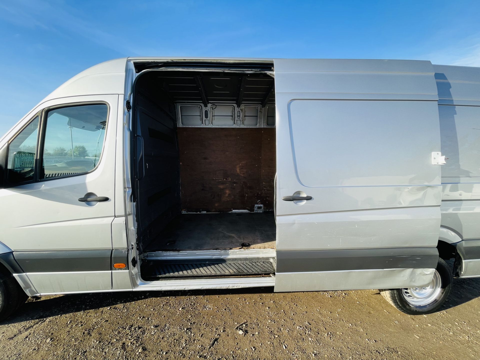 **ON SALE**Volkswagen Crafter CR35 2.0 TDI 109 Bluemotion L3 H2 2012'62 Reg' Air Con Cruise Control - Image 9 of 19