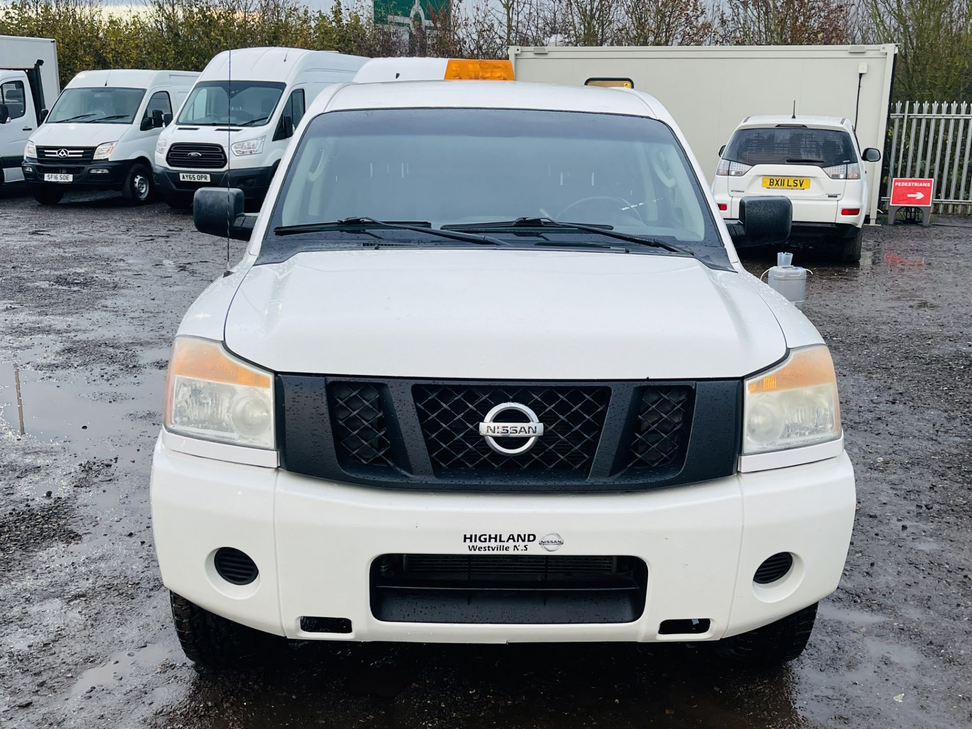 Nissan Titan 5.6L V8 Crew-Cab 4WD '2011 Year' - A/C - 6 Seats - Cruise Control - **ULTRA RARE** - Image 5 of 29