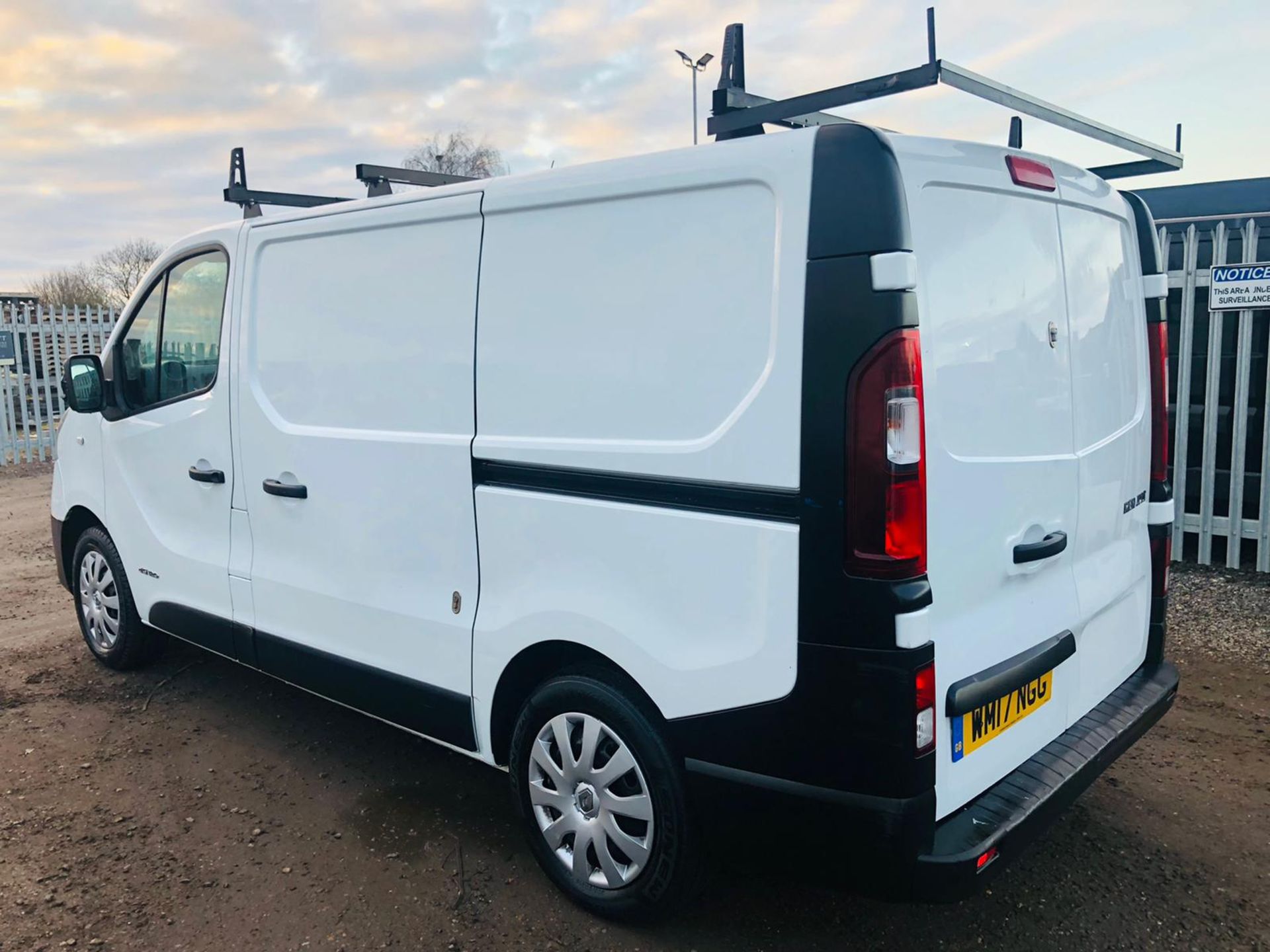 ** ON SALE ** Renault Trafic SL27 Business 1.6 DCI 120 2017 '17 Reg' Euro 6B - ULEZ Compliant - - Image 12 of 24