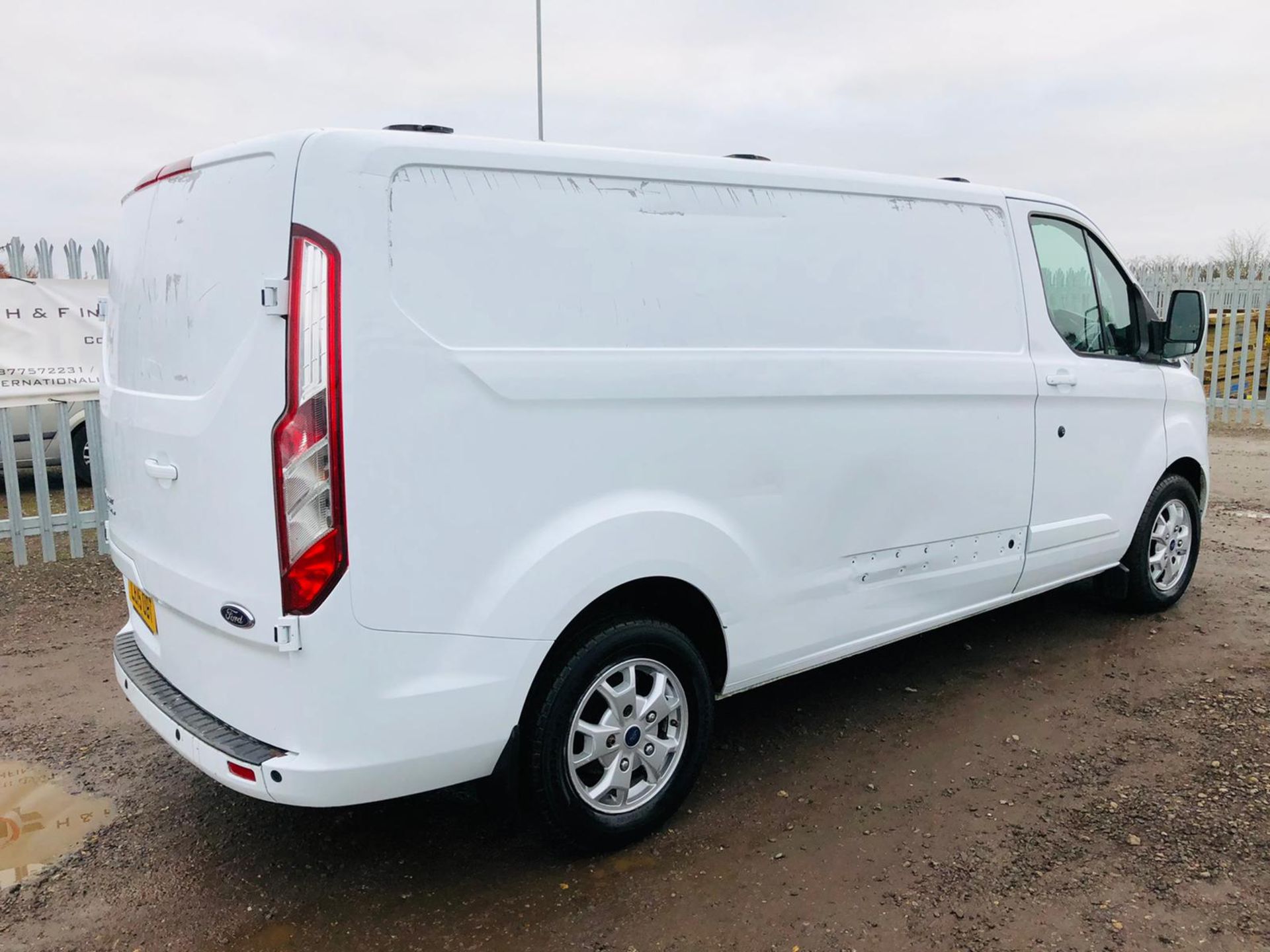 **ON SALE**Ford Transit 2.2 TDCI 125 E-Tech 290 Limited L2 H1 2015 '15 Reg' Air Con - Cruise Control - Image 14 of 33