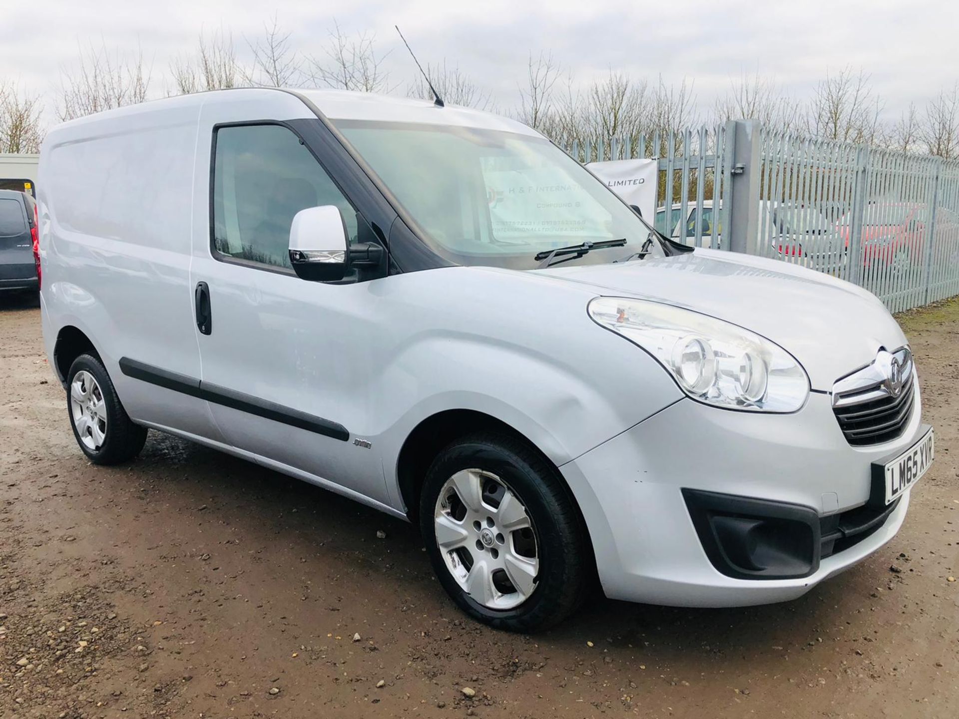 **ON SALE**Vauxhall Combo 1.3 CDTI 2000 L1 H1 ** Sportive ** 2015 '65 Reg' Air Con - Metallic Silver