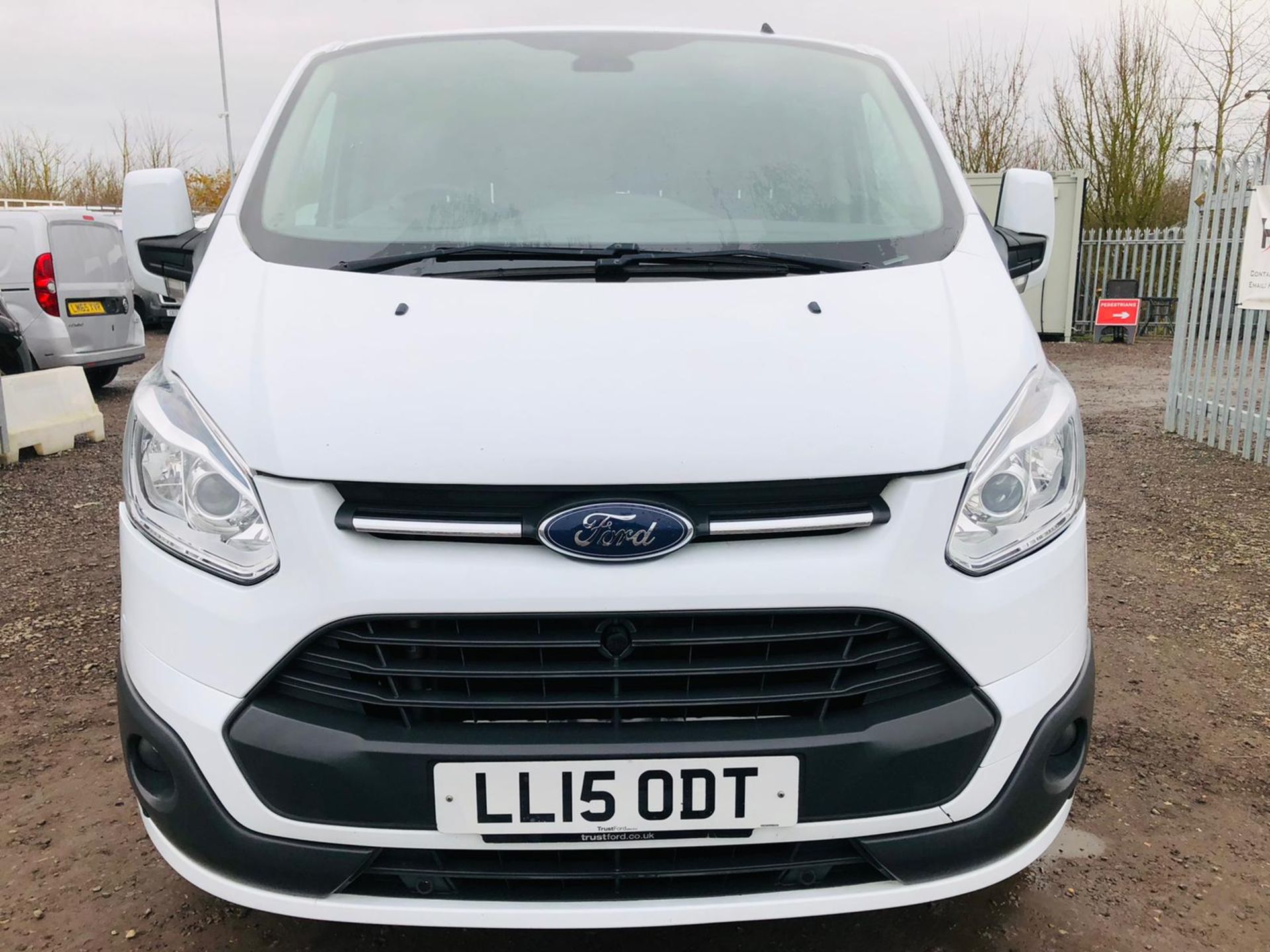 **ON SALE**Ford Transit 2.2 TDCI 125 E-Tech 290 Limited L2 H1 2015 '15 Reg' Air Con - Cruise Control - Image 5 of 33