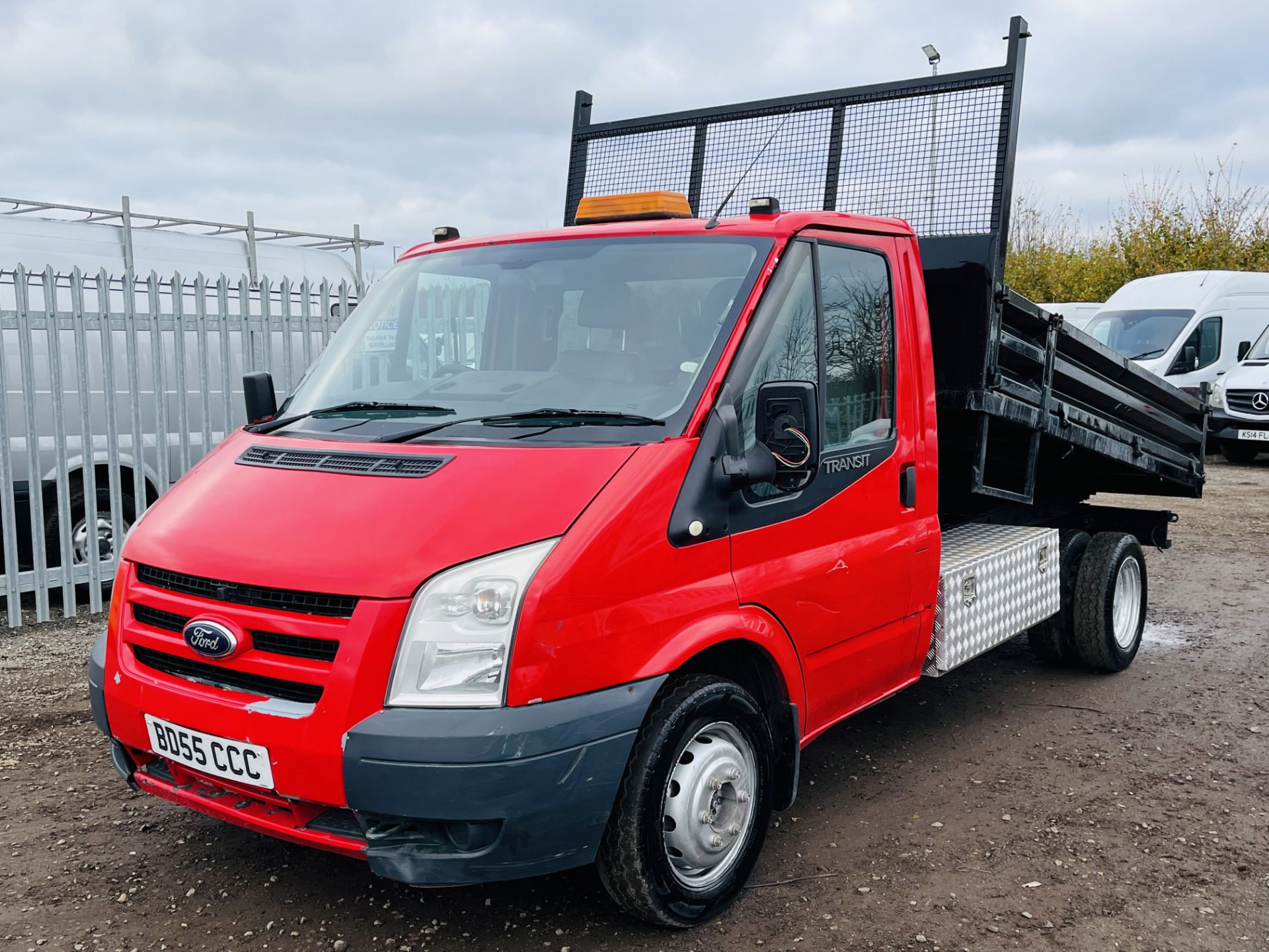 ** ON SALE ** Ford Transit 2.2 TDCI 100 RWD L2 T350 2012 '12 Reg' ** TIPPER ** Twin Rear Axle - - Image 4 of 20