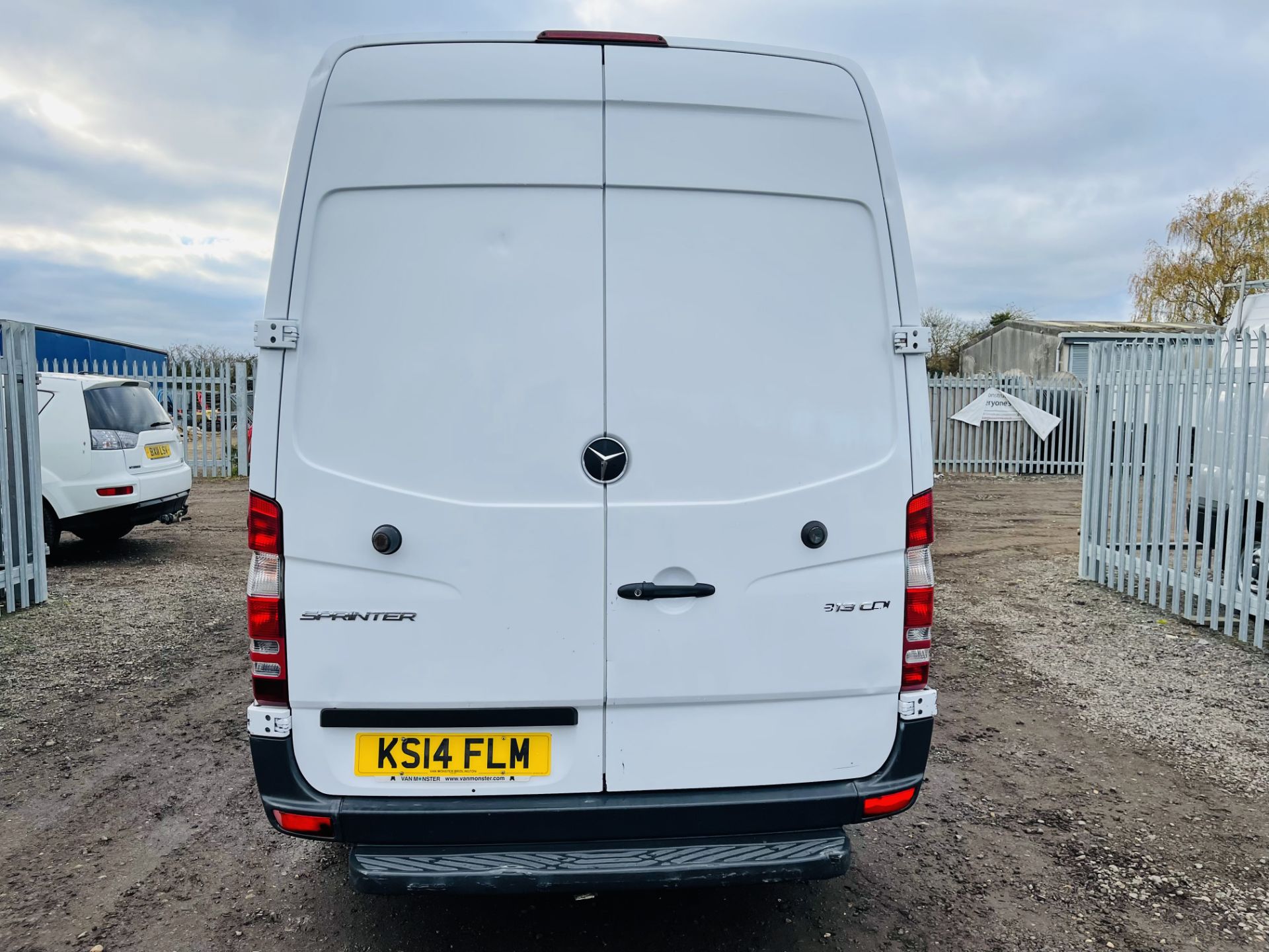 Mercedes-Benz Sprinter 2.1 313 CDI L2 H3 2014 '14 Reg' - Medium Wheel Base - High Roof - Image 11 of 18