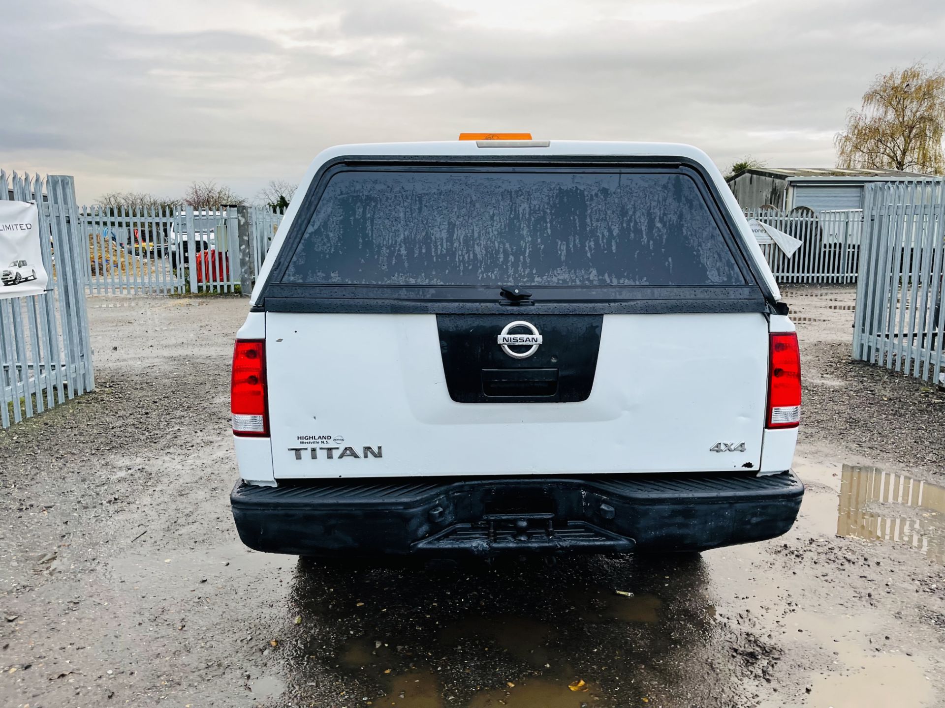 Nissan Titan 5.6L V8 Crew-Cab 4WD '2011 Year' - A/C - 6 Seats - Cruise Control - **RARE** - Image 19 of 29