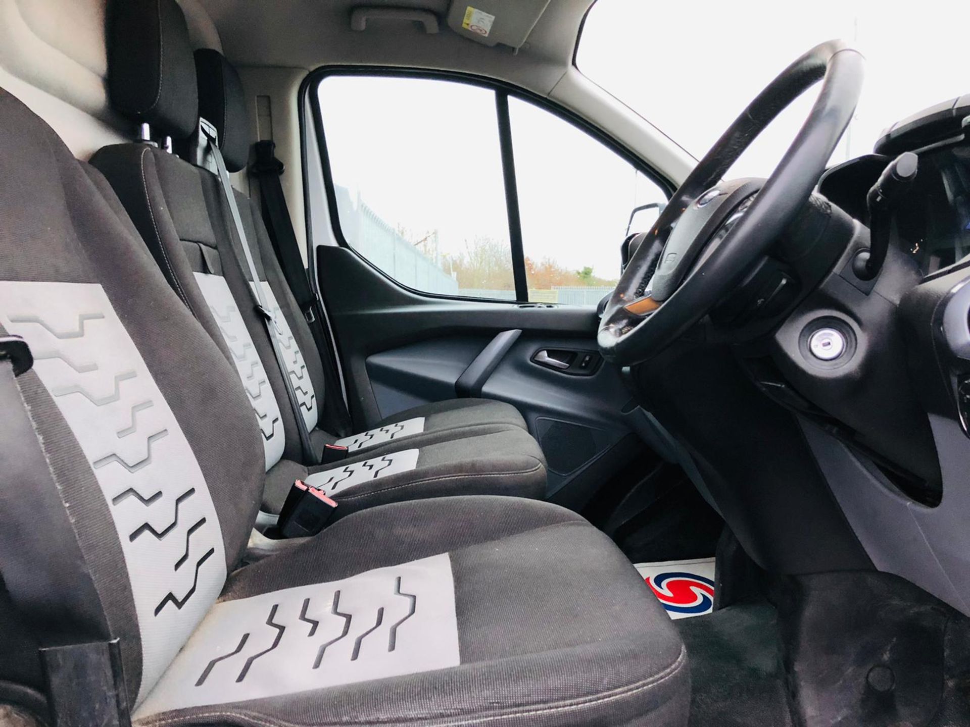 **ON SALE**Ford Transit 2.2 TDCI 125 E-Tech 290 Limited L2 H1 2015 '15 Reg' Air Con - Cruise Control - Image 21 of 33