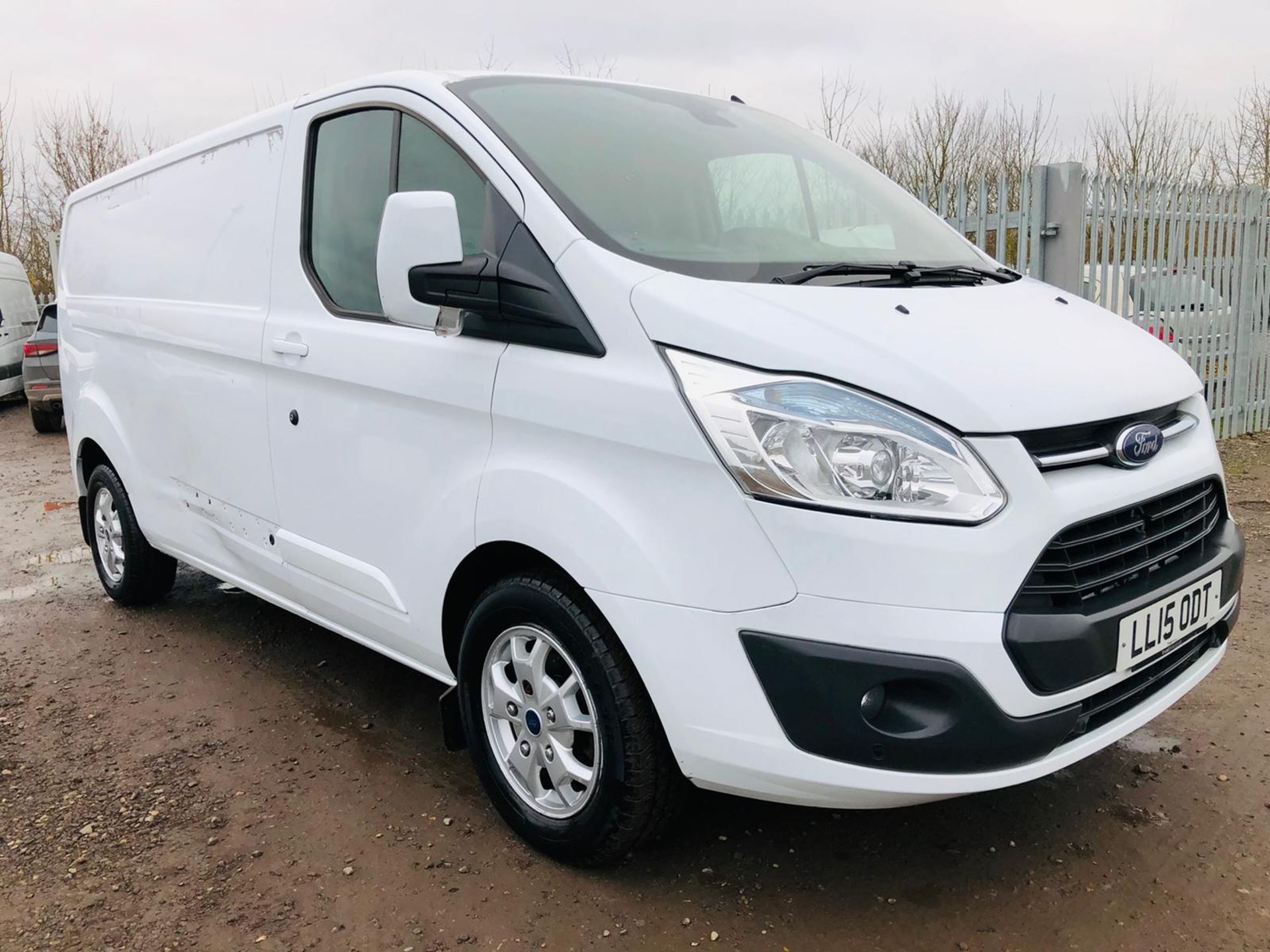 **ON SALE**Ford Transit 2.2 TDCI 125 E-Tech 290 Limited L2 H1 2015 '15 Reg' Air Con - Cruise Control - Image 2 of 33