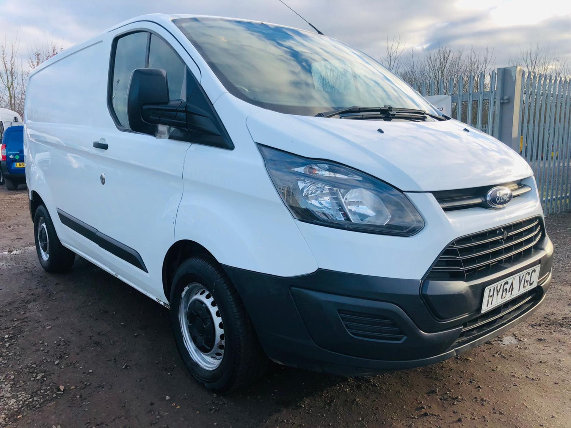 ** ON SALE ** Ford Transit Custom 2.2 TDCI 100 Eco Tech LWB 2014 '64 Reg' - Image 2 of 26