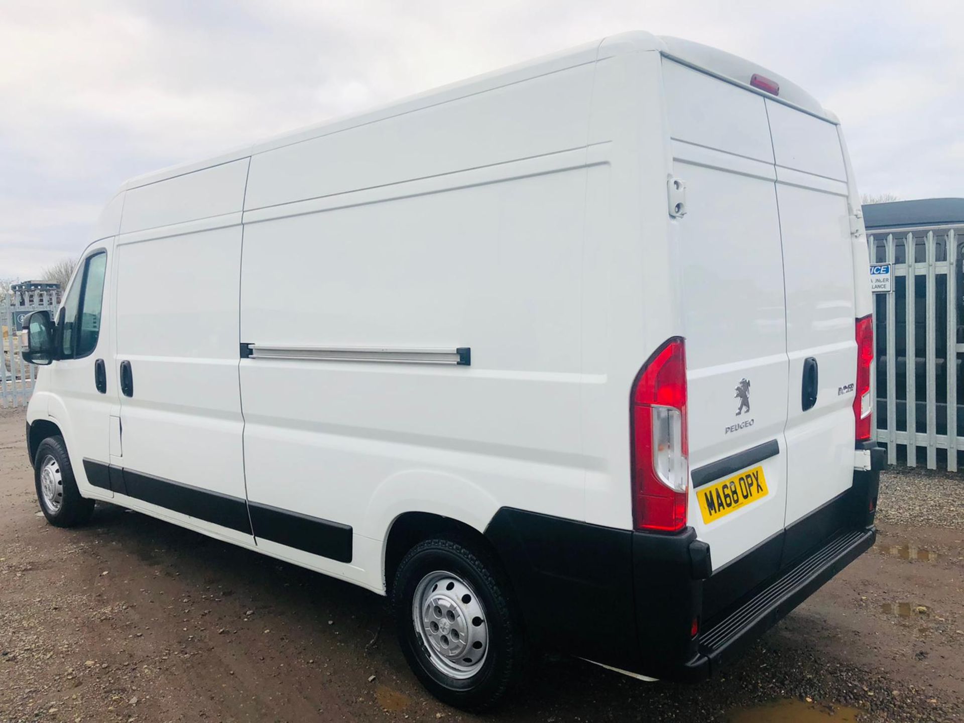 Peugeot Boxer 2.0 BlueHDI 130 335 L3 H2 2018 ' 68 Reg' Euro 6B - ULEZ Compliant - Sat Nav - Air Con - Image 16 of 34