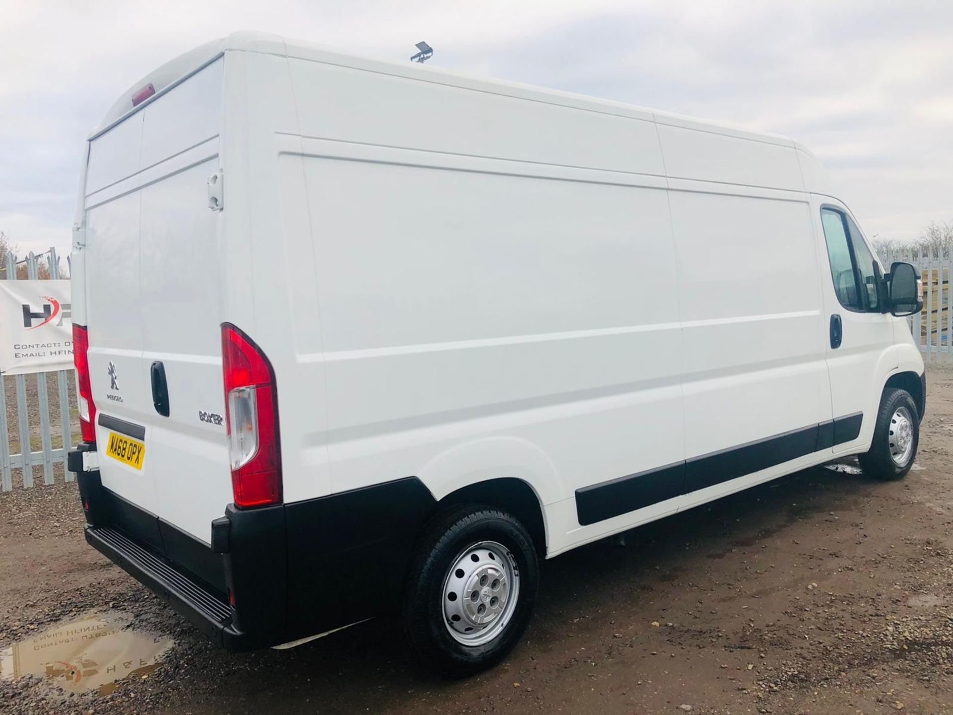 Peugeot Boxer 2.0 BlueHDI 130 335 L3 H2 2018 ' 68 Reg' Euro 6B - ULEZ Compliant - Sat Nav - Air Con - Image 17 of 34