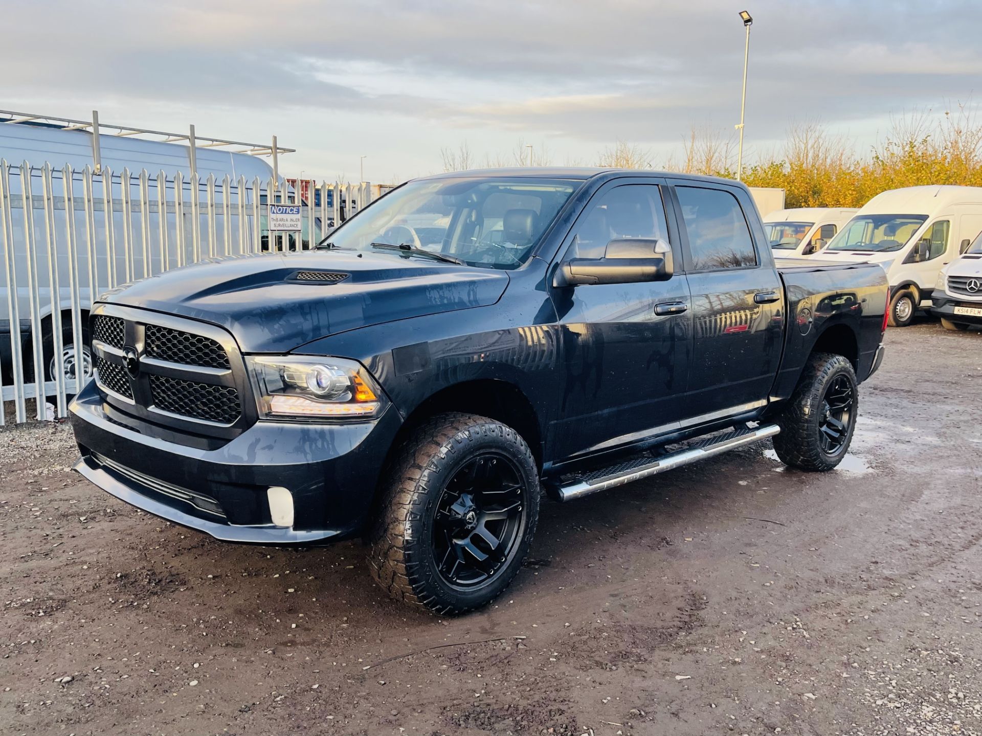 Dodge Ram 5.7 Hemi V8 4WD **Sport Edition** '2013 Year' - Sat Nav - A/C - Full sport spec - Image 11 of 36