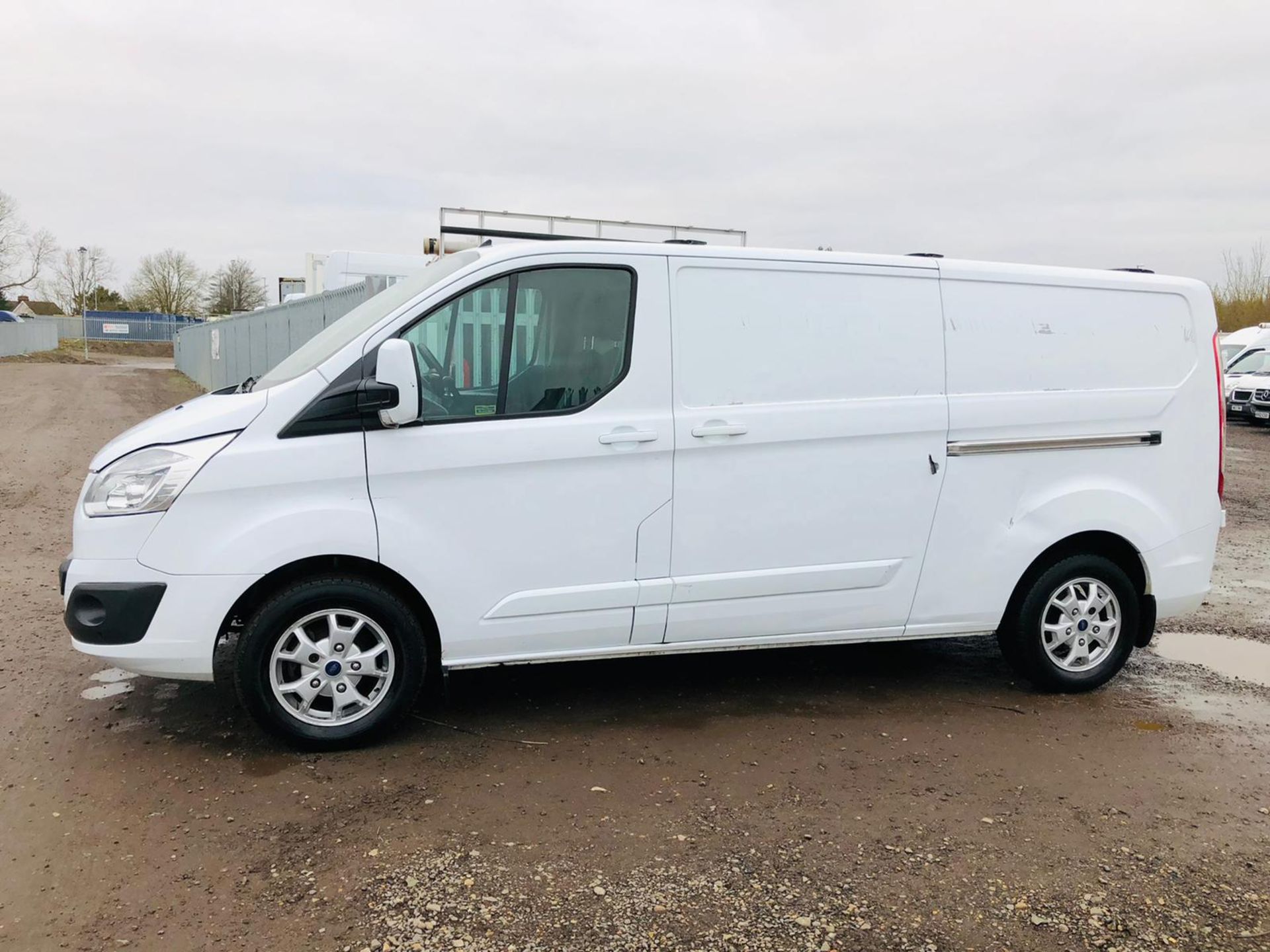 **ON SALE**Ford Transit 2.2 TDCI 125 E-Tech 290 Limited L2 H1 2015 '15 Reg' Air Con - Cruise Control - Image 17 of 33