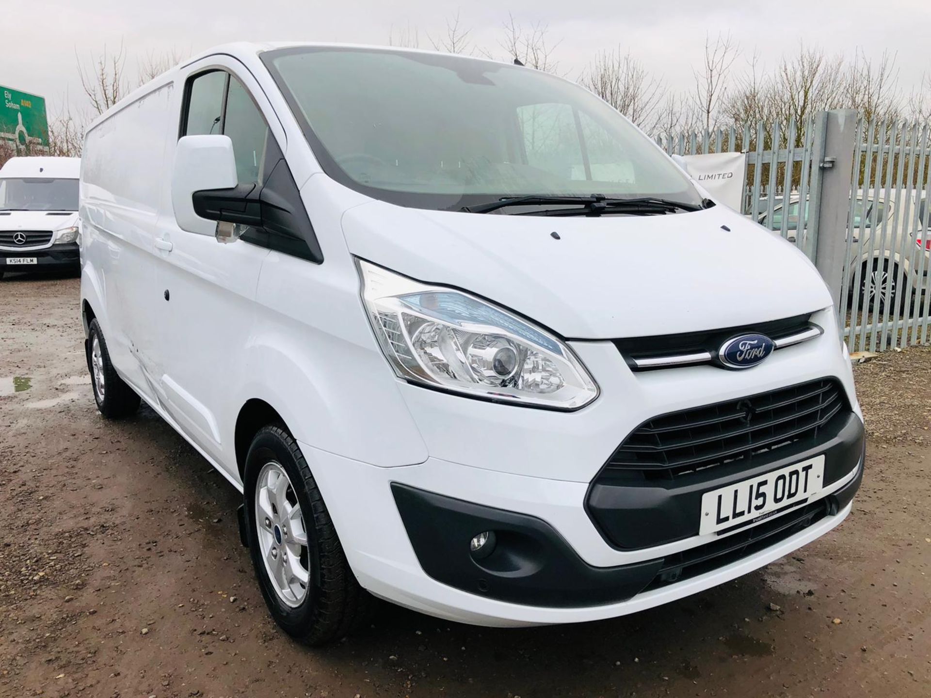 **ON SALE**Ford Transit 2.2 TDCI 125 E-Tech 290 Limited L2 H1 2015 '15 Reg' Air Con - Cruise Control - Image 3 of 33