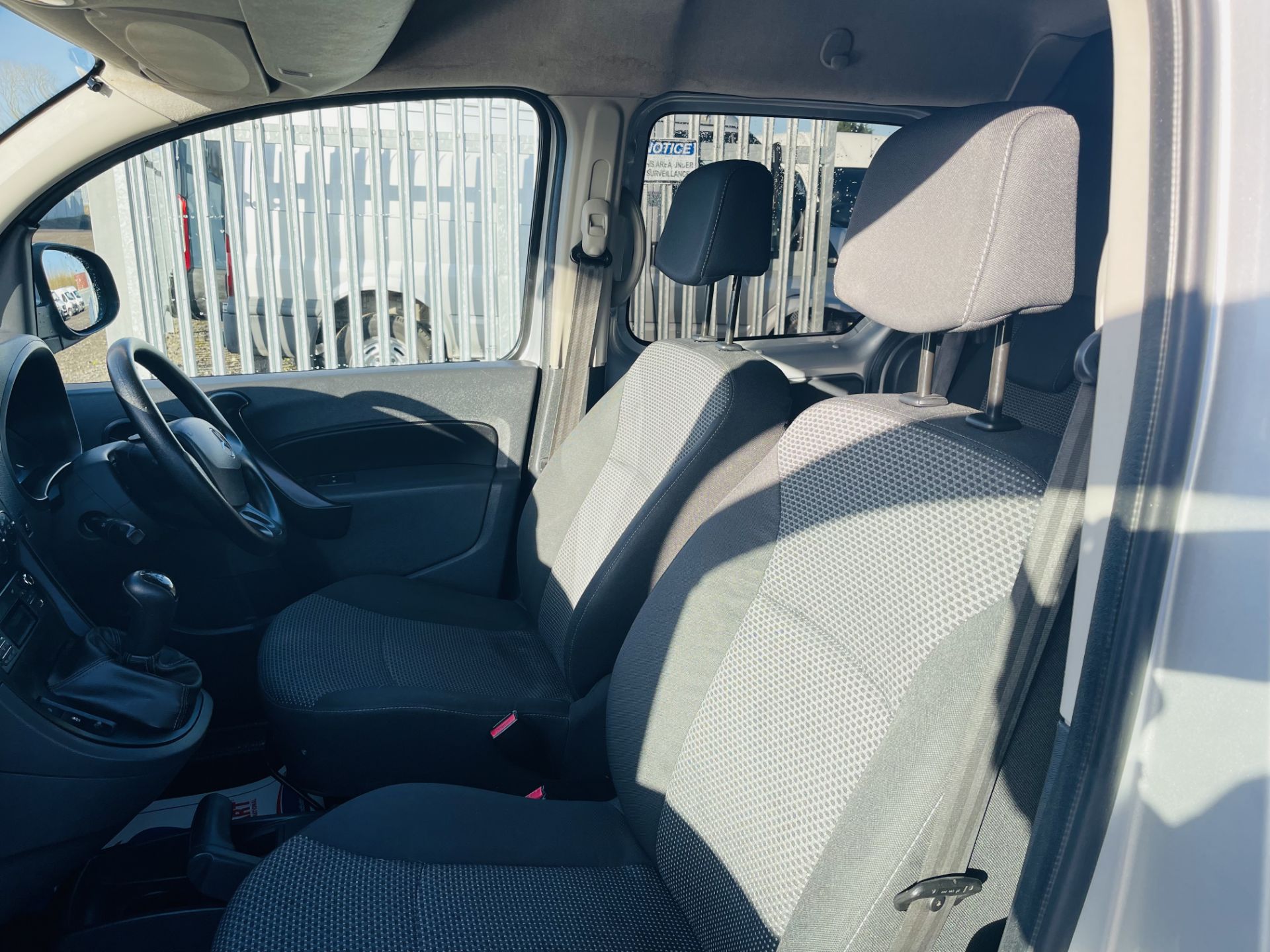 ** ON SALE ** Mercedes - Benz Citan BlueEfficiency 109 Dualliner **Crew-Van** 2013 '62 Reg' - Image 16 of 27