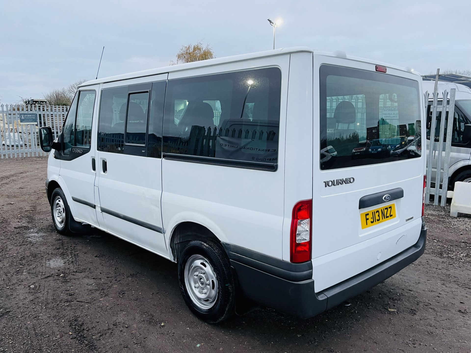 Ford Transit Toureno 2.2 TDCI Trend 2013 '13 Reg' 9 seats - Air Con - Cruise Control - Image 12 of 25