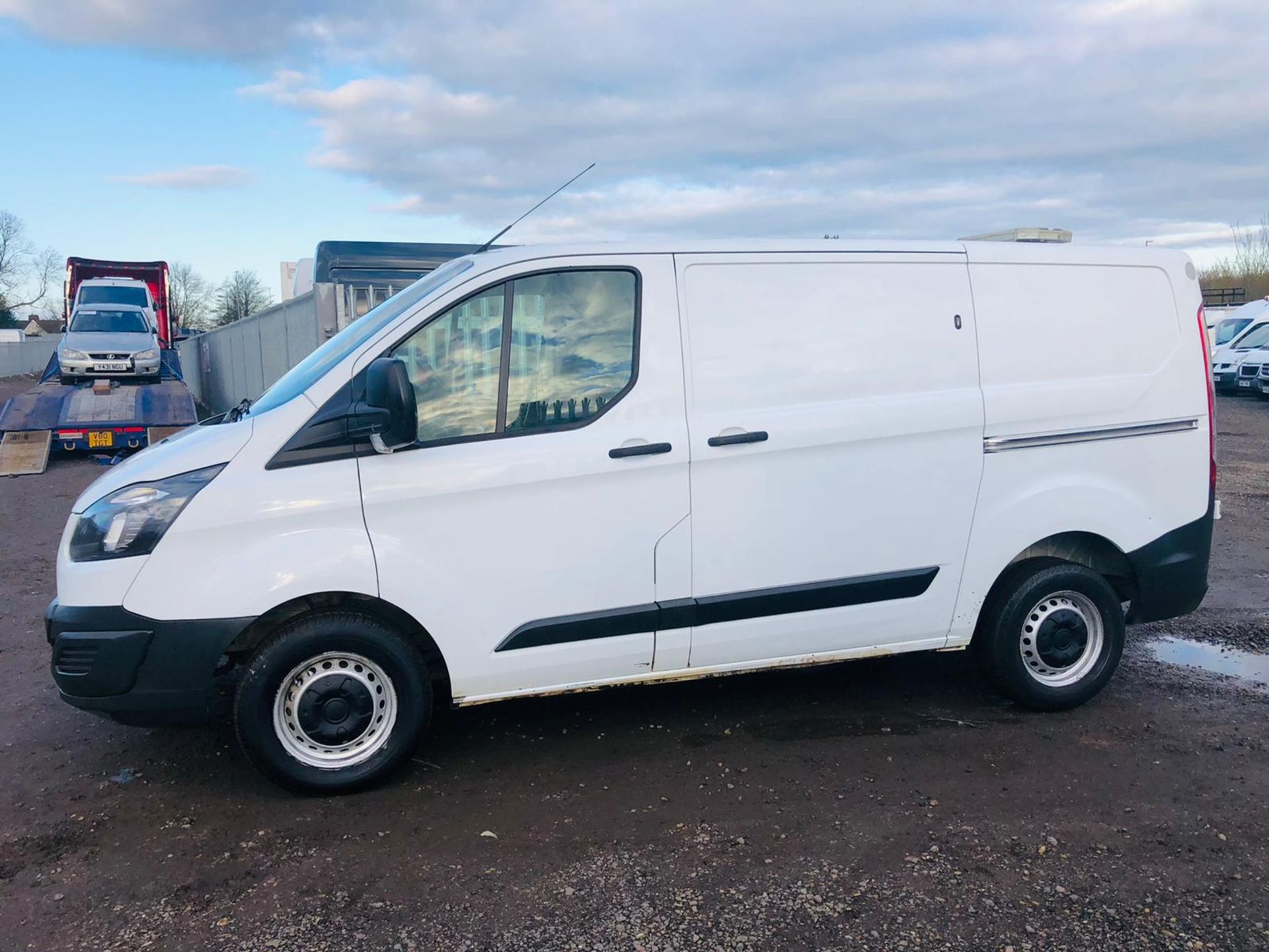 ** ON SALE ** Ford Transit Custom 2.2 TDCI 100 Eco Tech LWB 2014 '64 Reg' - Image 9 of 26