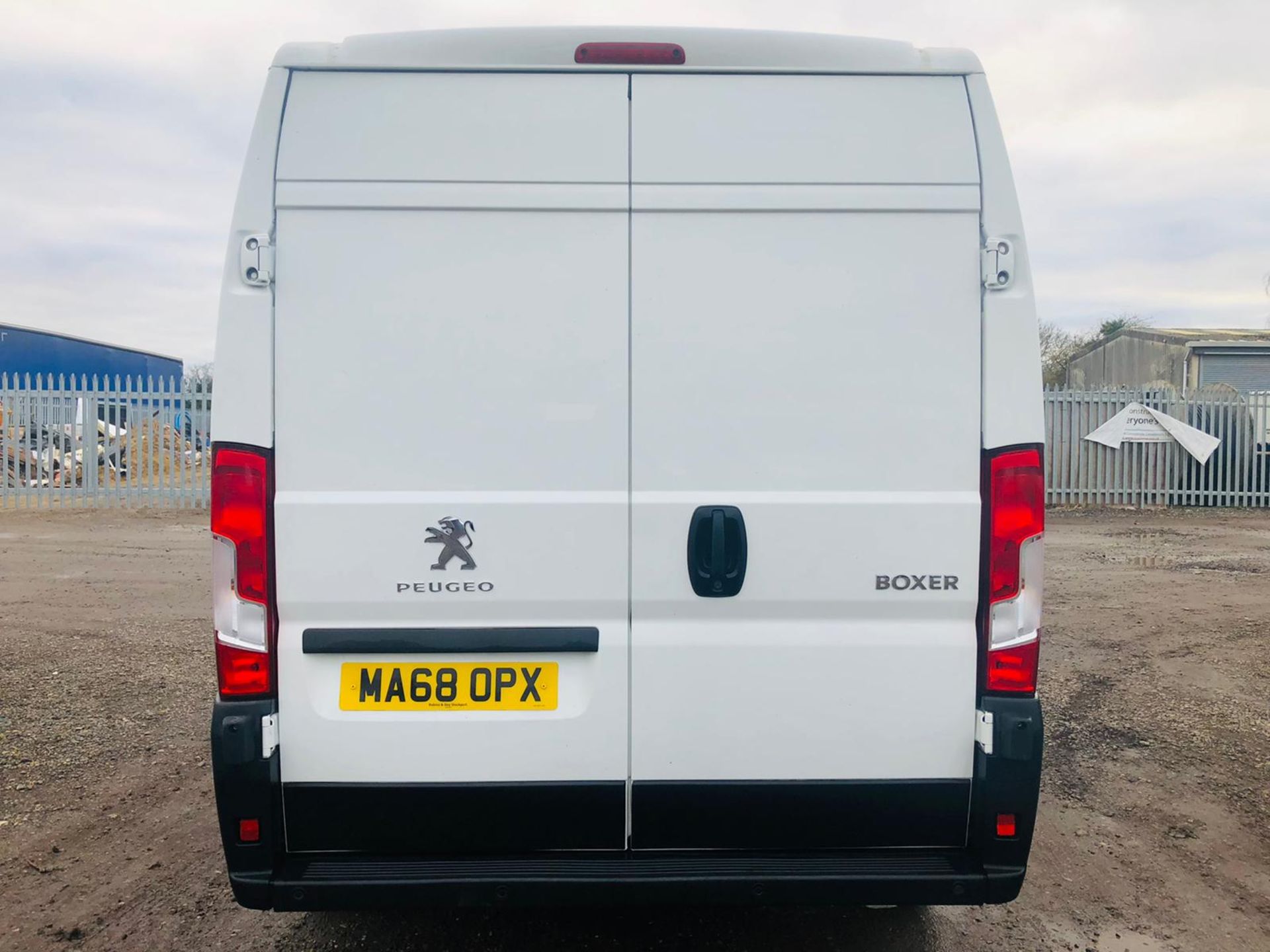 Peugeot Boxer 2.0 BlueHDI 130 335 L3 H2 2018 ' 68 Reg' Euro 6B - ULEZ Compliant - Sat Nav - Air Con - Image 10 of 34