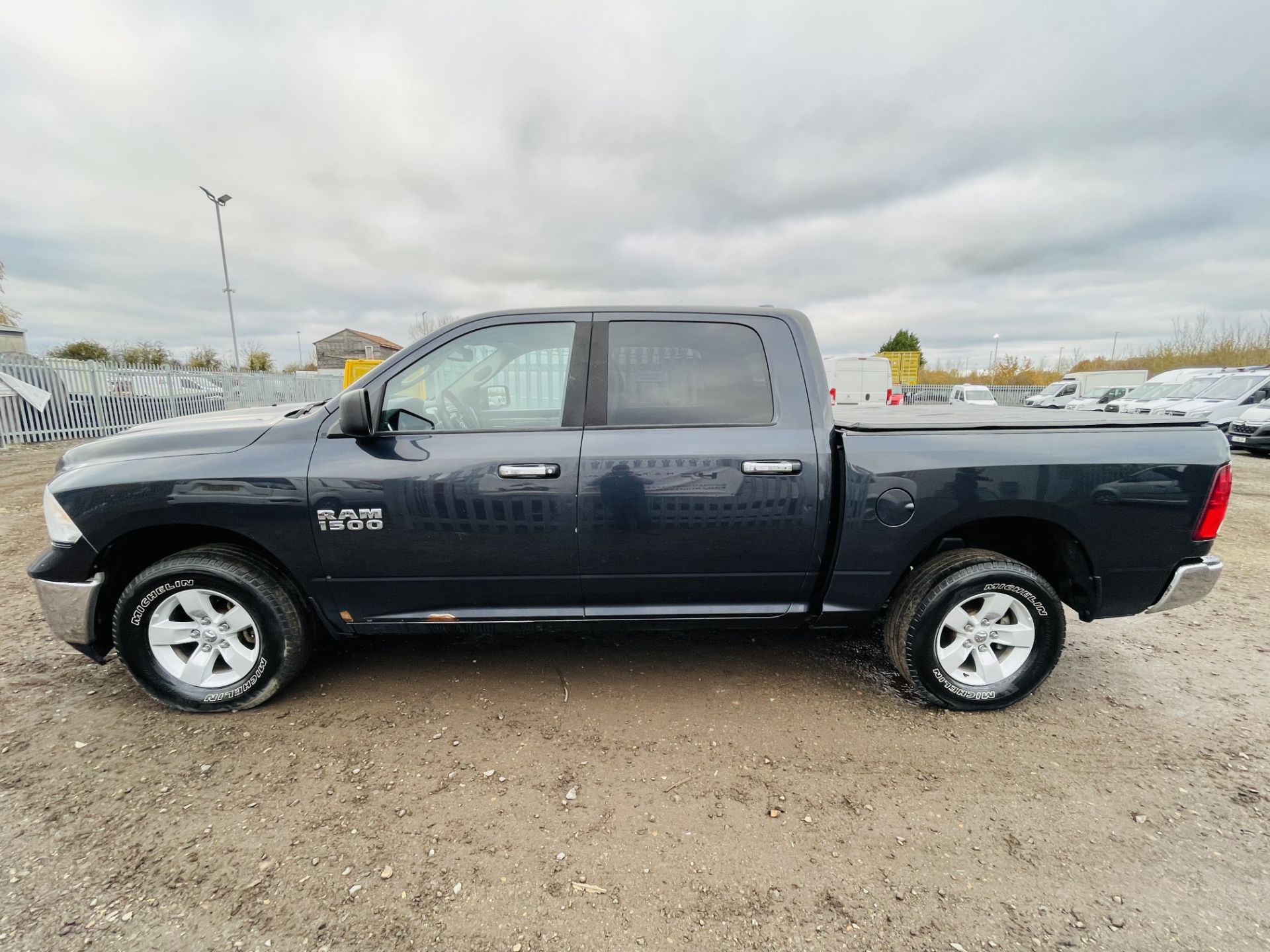 Dodge Ram 3.6L V6 1500 Crew Cab SLT ' 2015 Year ' A/C - 6 Seats - Chrome Package - Image 5 of 21