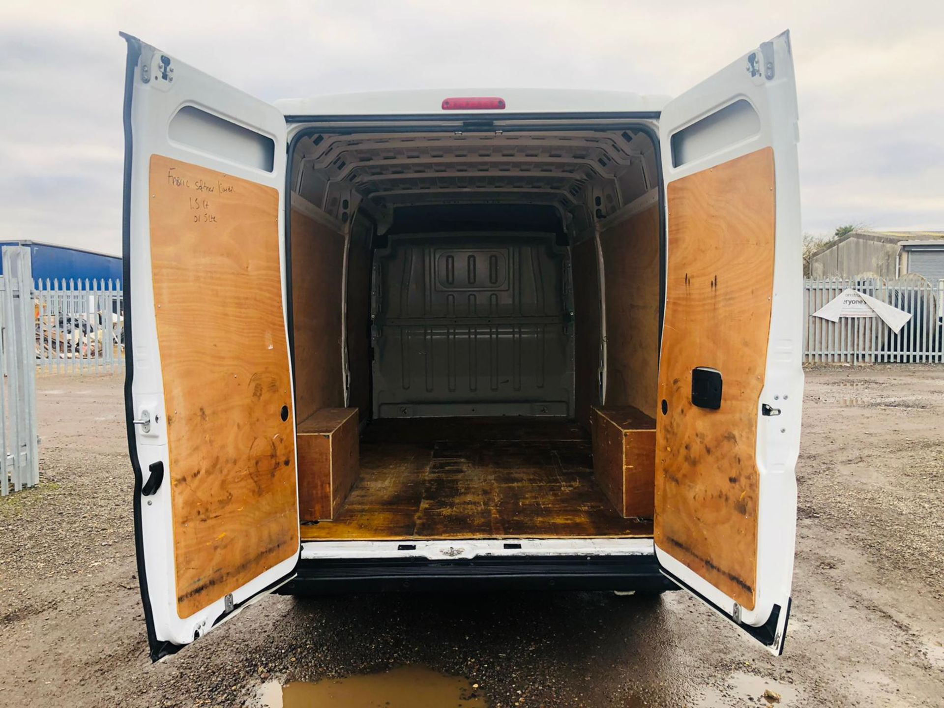 Peugeot Boxer 2.0 BlueHDI 130 335 L3 H2 2018 ' 68 Reg' Euro 6B - ULEZ Compliant - Sat Nav - Air Con - Image 13 of 34