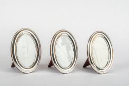 Drei Ovale Rahmen, Sterling-Silber925 er Silber. Ovaler Rahmen f. Bildmaß 10 x 15 cm.