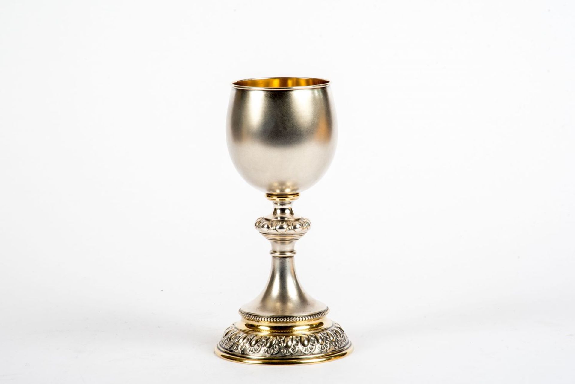 Pokal, Wien um 1870800er Silber. Runder gewölbter Fuß teilweise vergoldet. Balusterschaft und