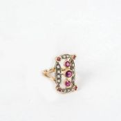 Rubin-Brillant-Ring14 ct. Gelbgold, Diamanten 0,34 ct und Rubine 1,08 ct. RG 55.