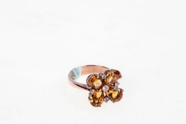 Blütenring18 ct. Roségold. Citrin und Brillanten. RG 53.