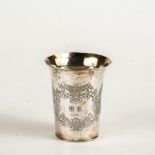 Taufbecher, um 1856Silber, innen vergoldet, gepr. Sich leicht konisch erweiternd, Schauseite mit