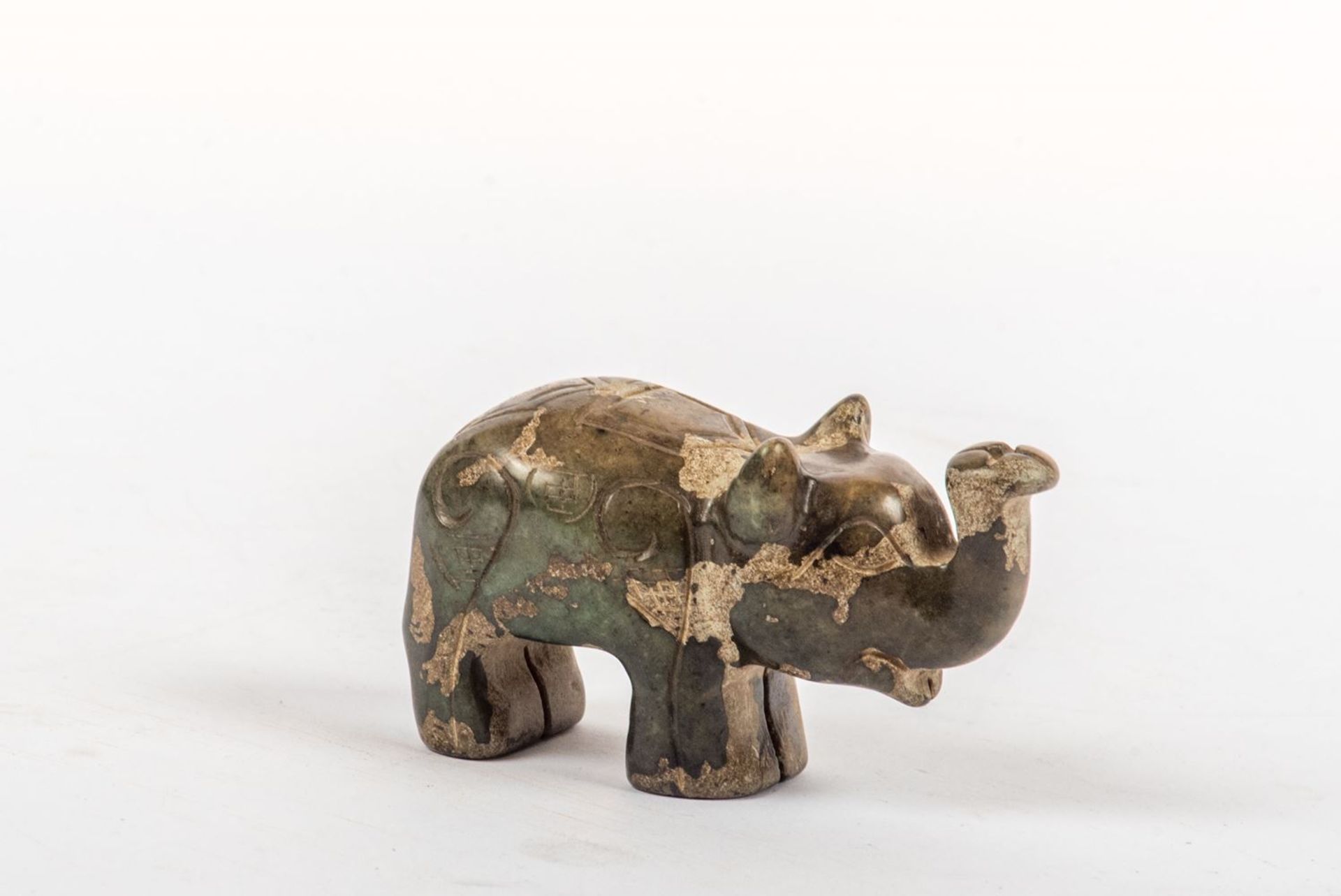 Kleiner Elefant, ChinaGrüne Jade. H.: 4 cm, B.: 8 cm. - Image 2 of 2