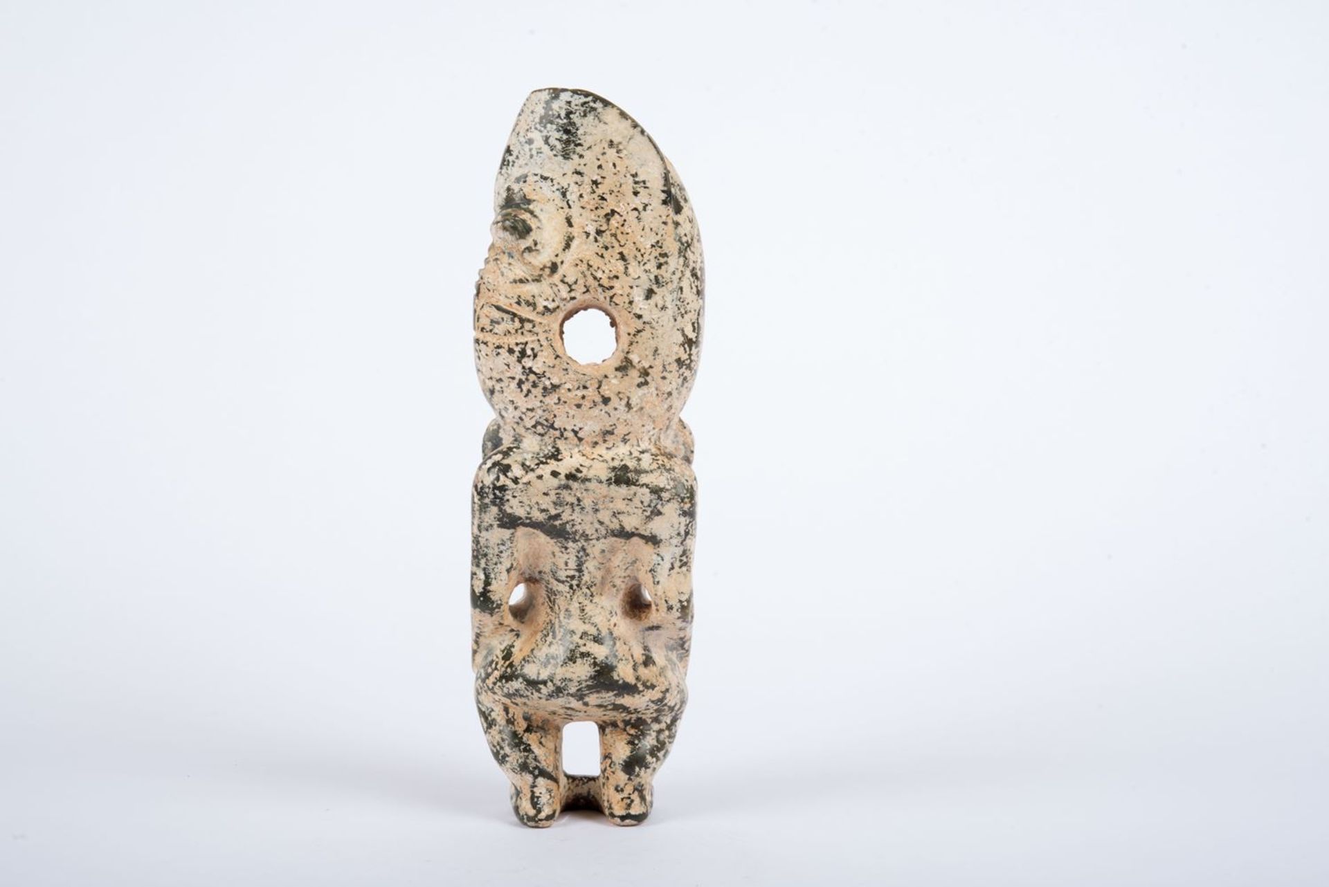 Doppelte Gottheit - Neolithicum, Jungsteinzeit, innere Mongolai-Jade mit Kalkspuren. Kultfigur auf - Image 3 of 4
