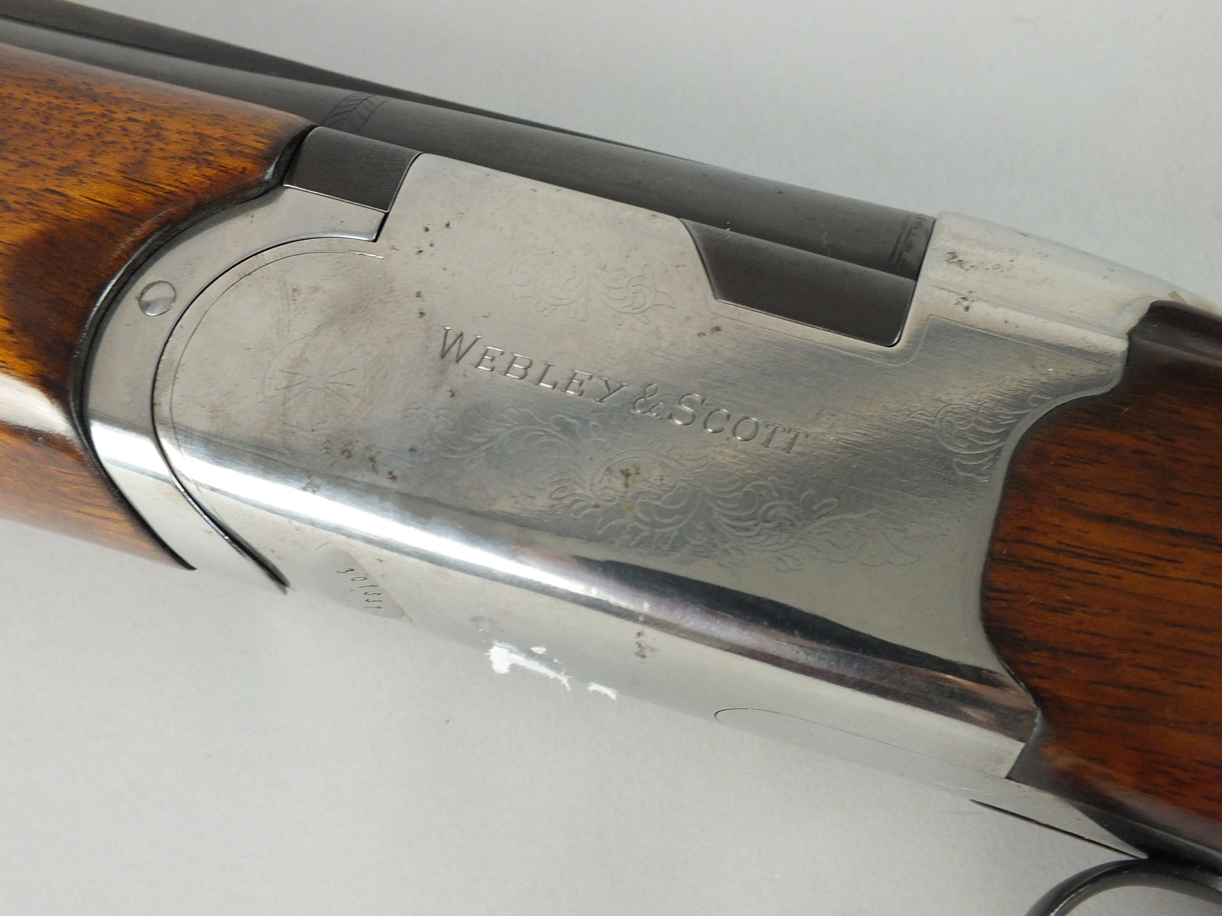 A Webley and Scott 12 bore double barrel shotgun, over and under - Image 2 of 3