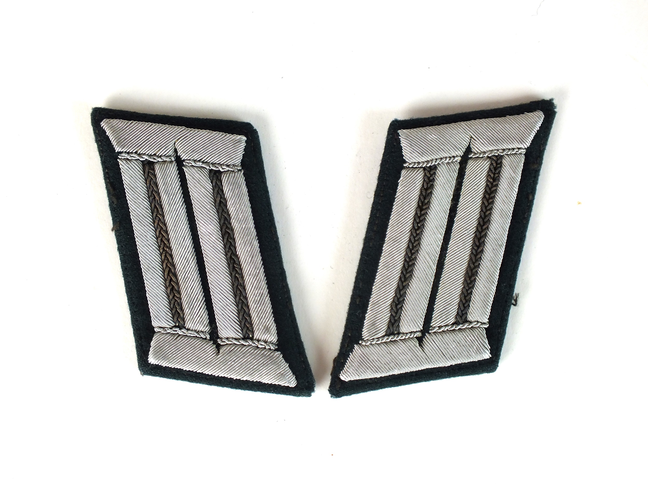 A pair of Third Reich German Heer (Army) Engineer Officer's collar tabs with black piping (2)