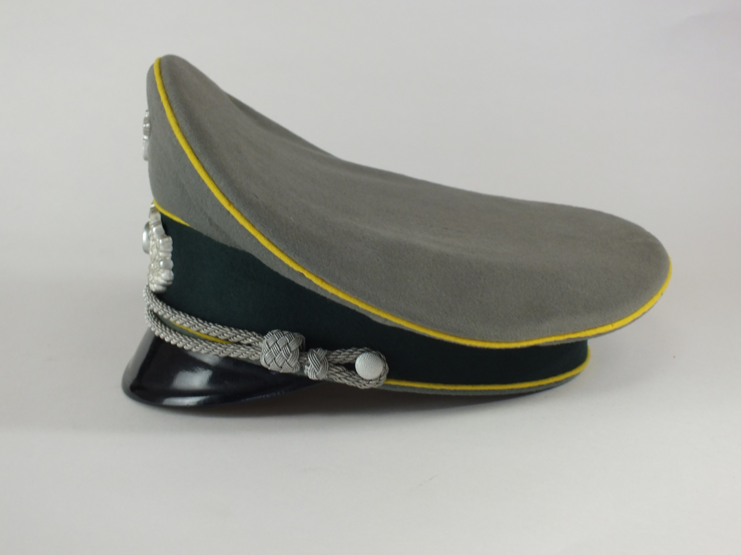 A German Second World War Heer (Army) Signal Officer's visor cap - Image 3 of 7