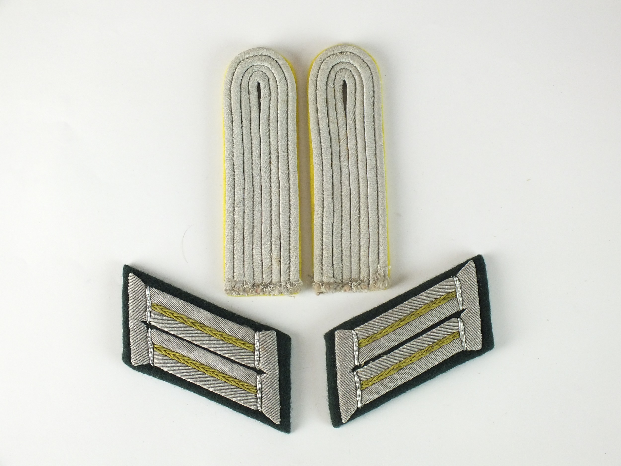 Set of German Third Reich Signals collar tabs and shoulder boards