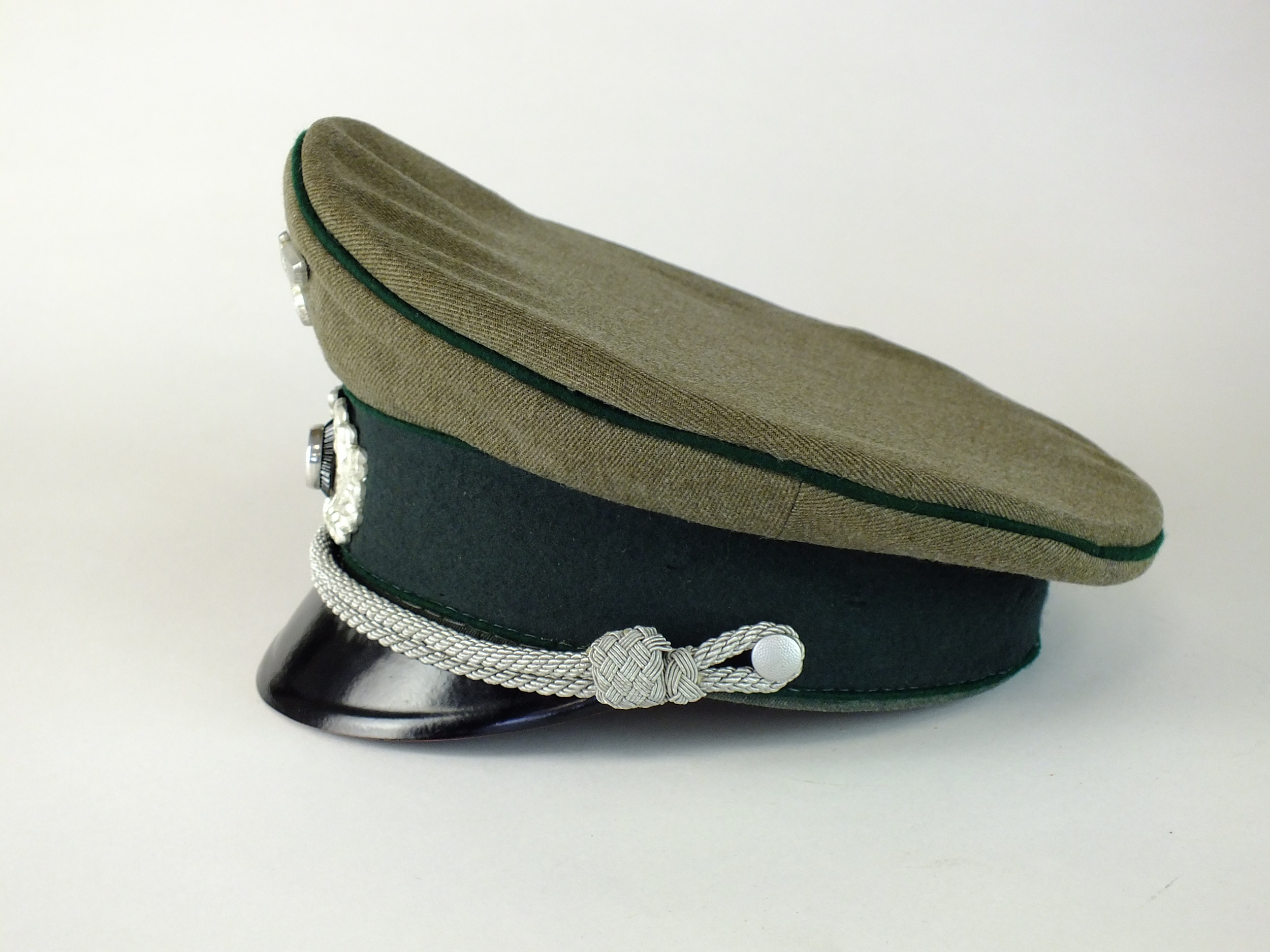 A German Army Administration Officer's visor cap, Austrian-made - Image 3 of 5