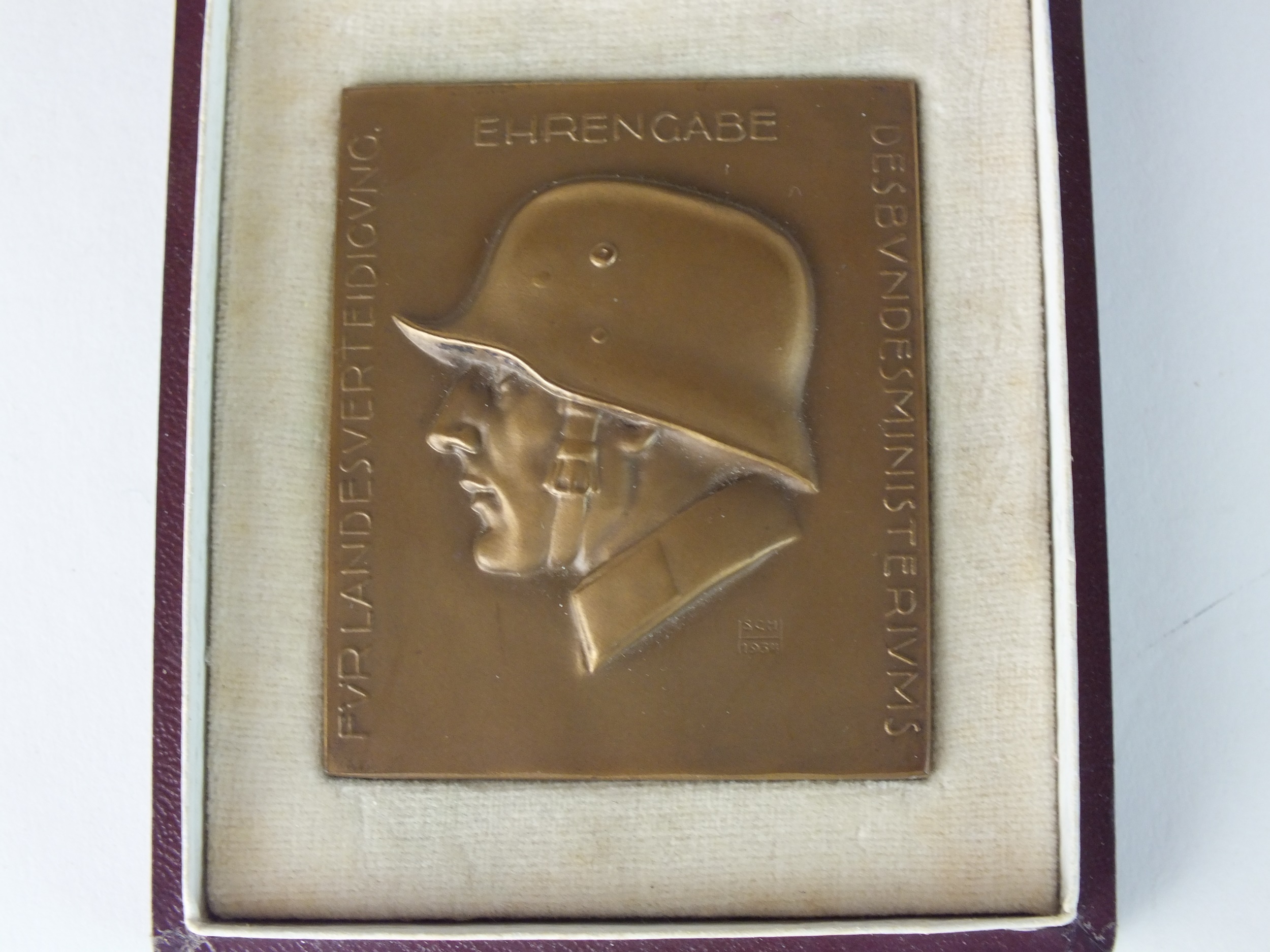 An Austrian bronze plaque awarded for Sporting Achievements in 1937 as an Honorary Gift for National - Image 2 of 3