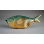 Jeff Soan (British 20th Century) Articulated Fish, wooden sculpture, measurements 9 x 24 x 7 cm