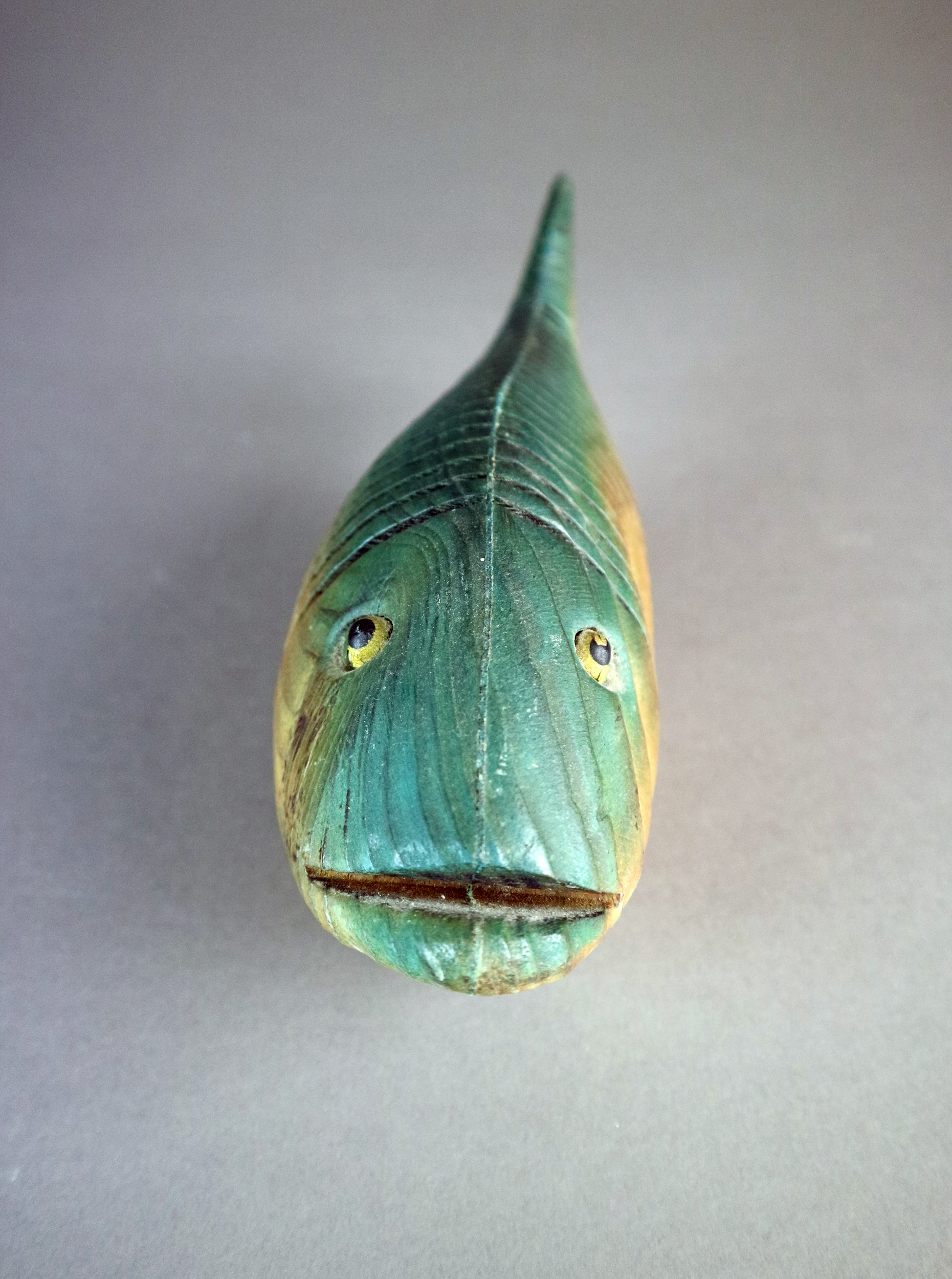 Jeff Soan (British 20th Century) Articulated Fish, wooden sculpture, measurements 9 x 24 x 7 cm - Image 2 of 3