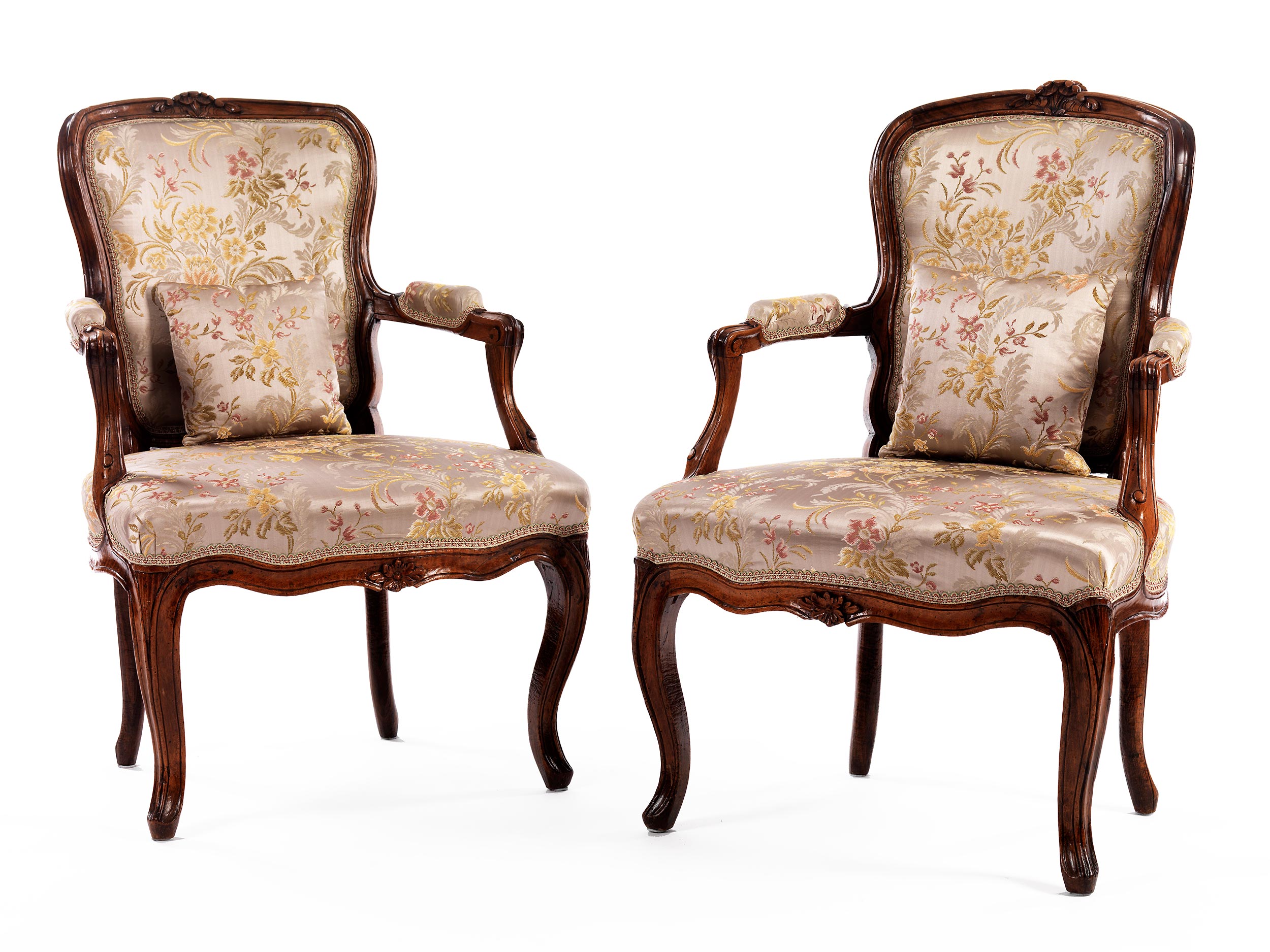 Paar zierliche Louis XV-Fauteuils