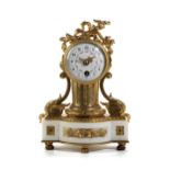 Kleine Uhr in Louis XVI-Stil