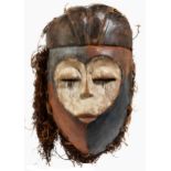 Maske des Stammes Kwese/ Gabun