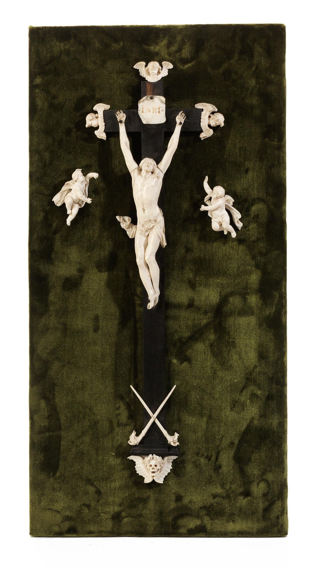 Kruzifix in Elfenbein