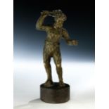 Bronzestatuette eines „Wilden Mannes“