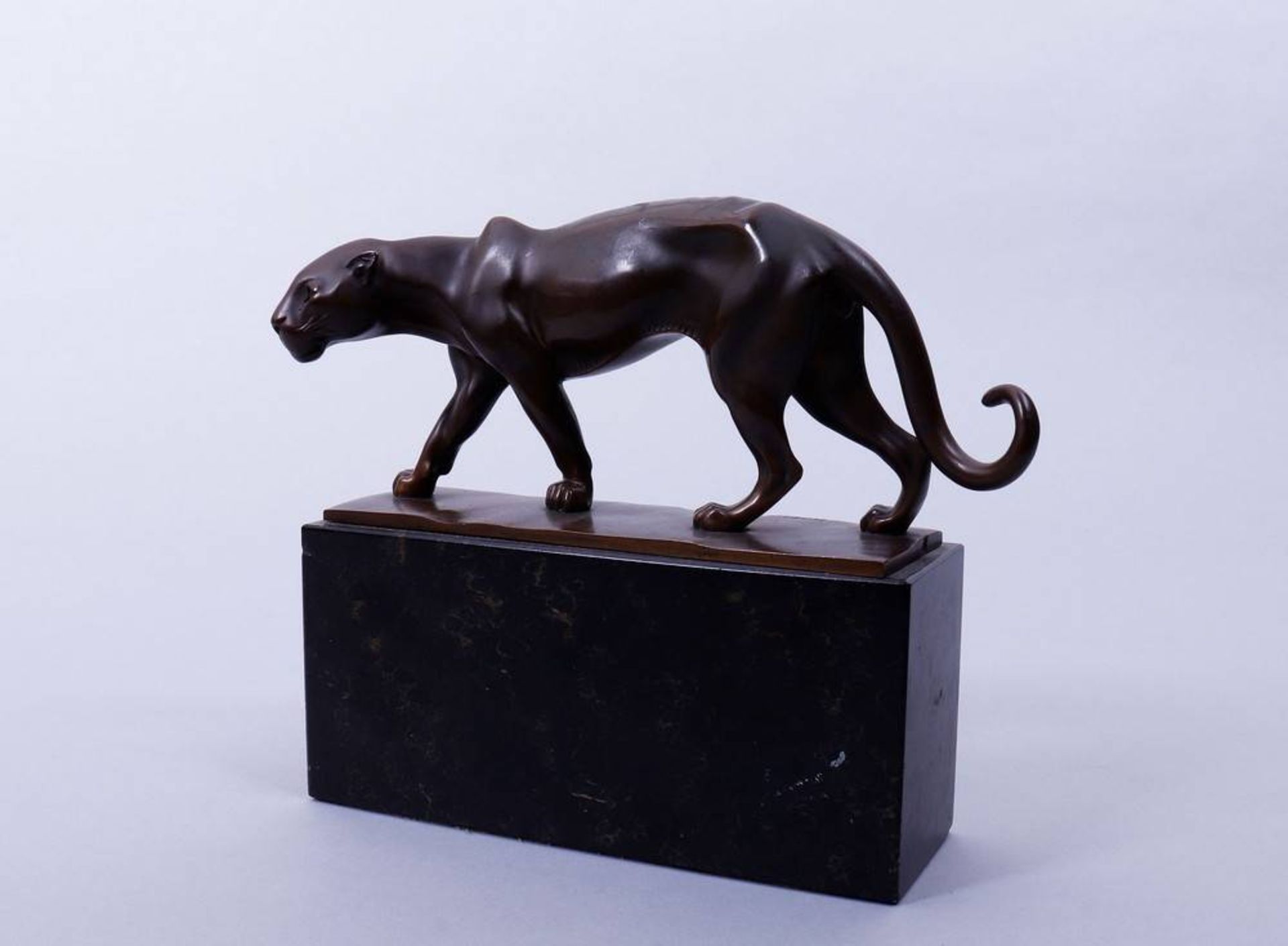 Karl Röhrig (1886, Eisfeld an der Werra - 1972, München), schreitender Panther