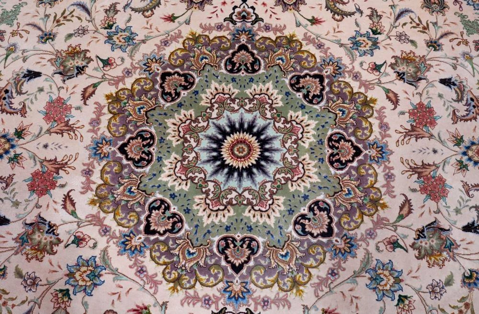 Teppich, Täbriz, Persien, Korkwolle mit Seide auf Baumwolle - Image 2 of 3