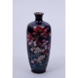 Kleine Cloisonné-Vase, Japan, um 1900