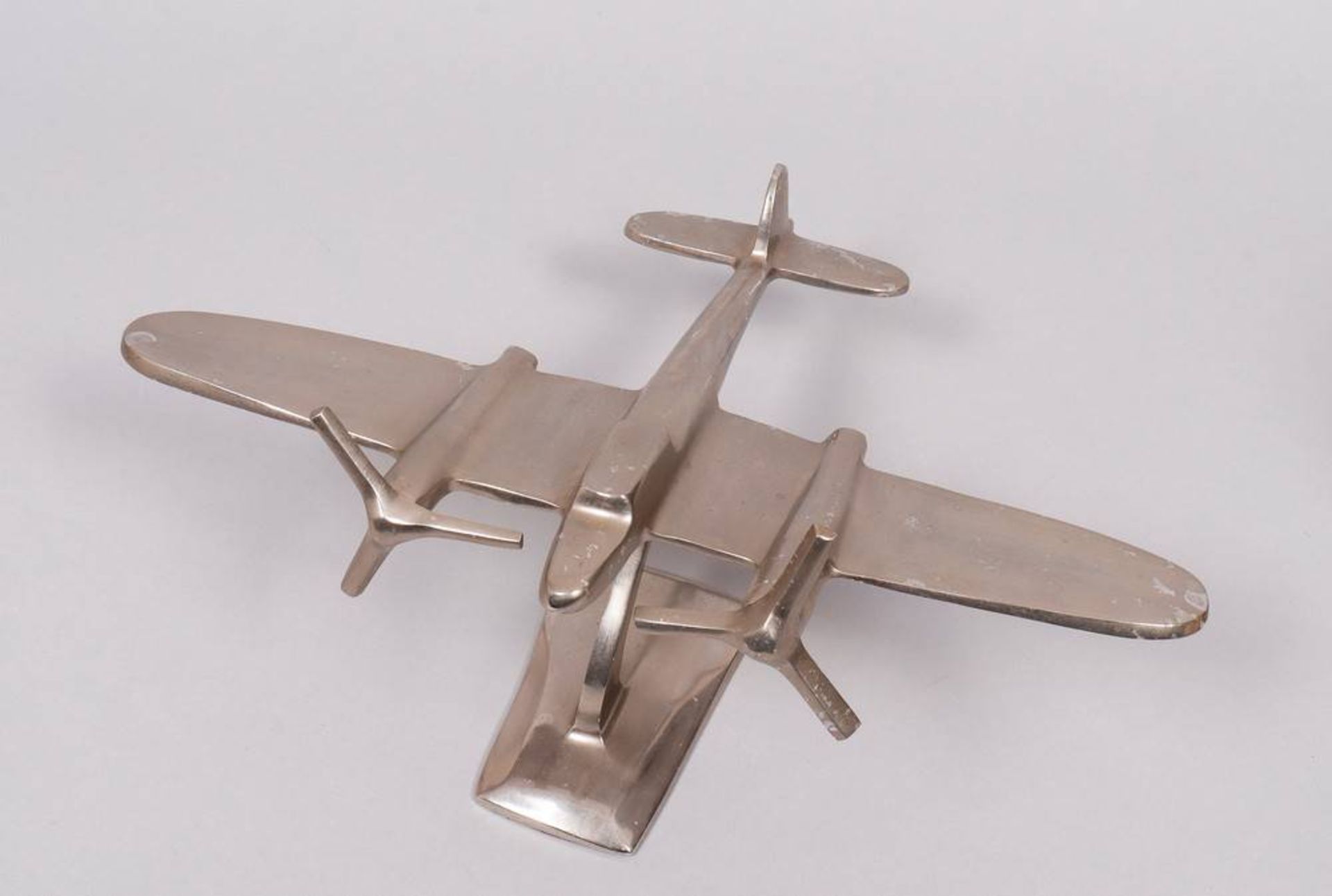 Flugzeugmodell auf Stand, unbekannter Hersteller, 20.Jh. - Bild 2 aus 2